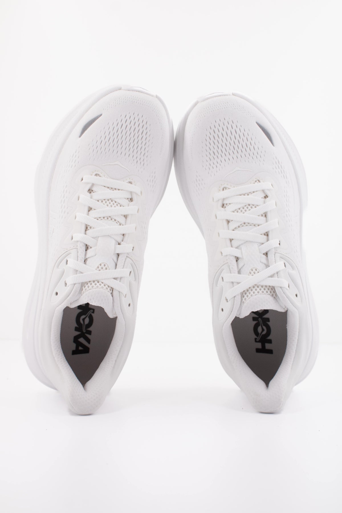 HOKA W BONDI  en color BLANCO  (3)