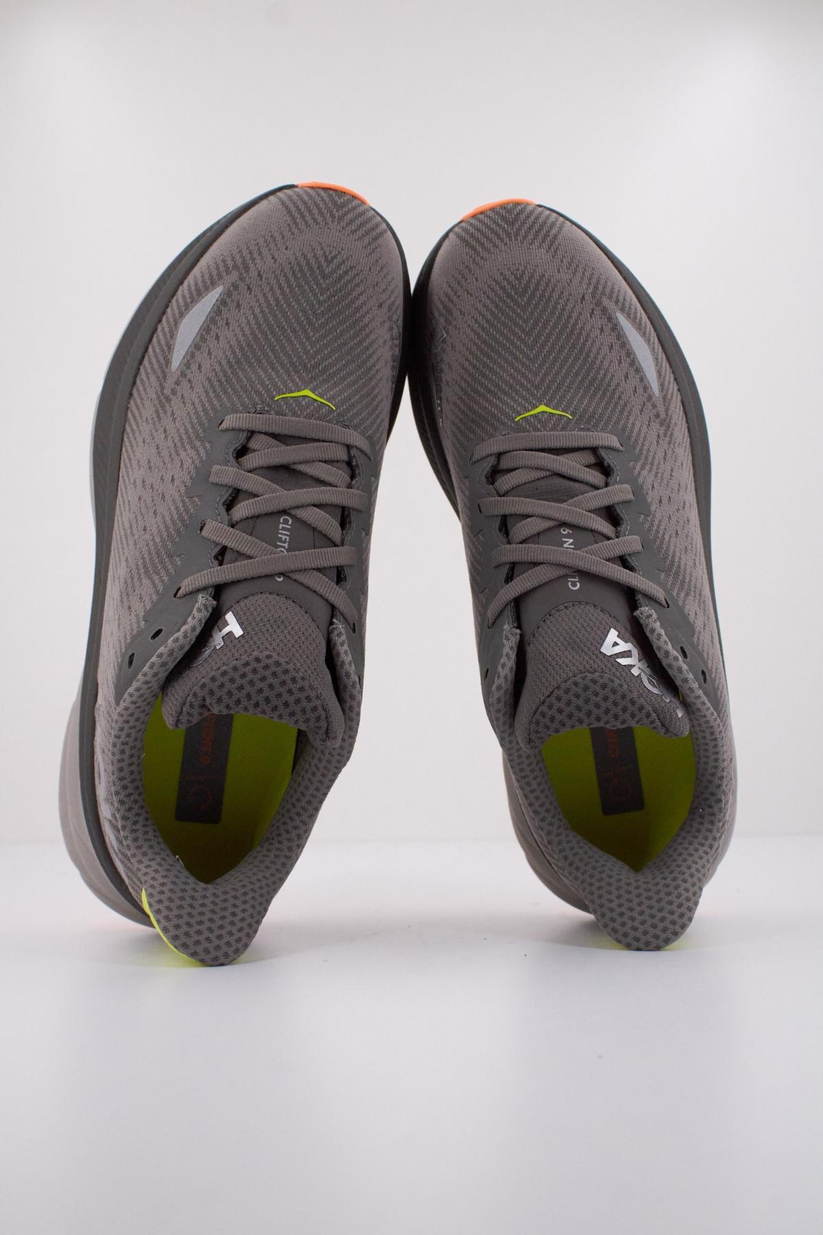 HOKA CLIFTON  GTX en color GRIS  (3)