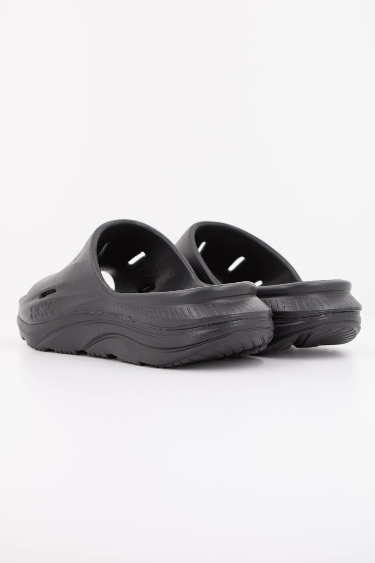 HOKA  U ORA RECOVERY  en color NEGRO  (4)