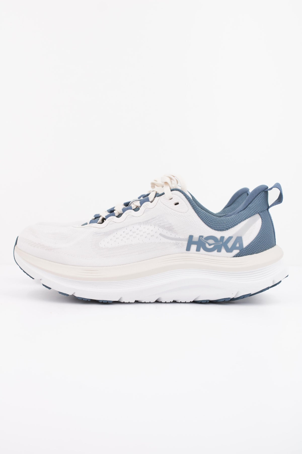 HOKA  W KAWANA  en color BEIS  (1)