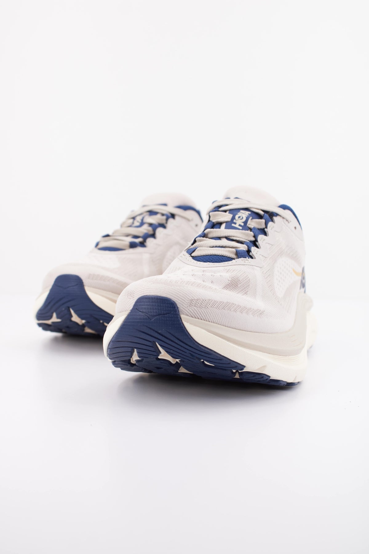 HOKA KAWANA  en color BLANCO  (2)