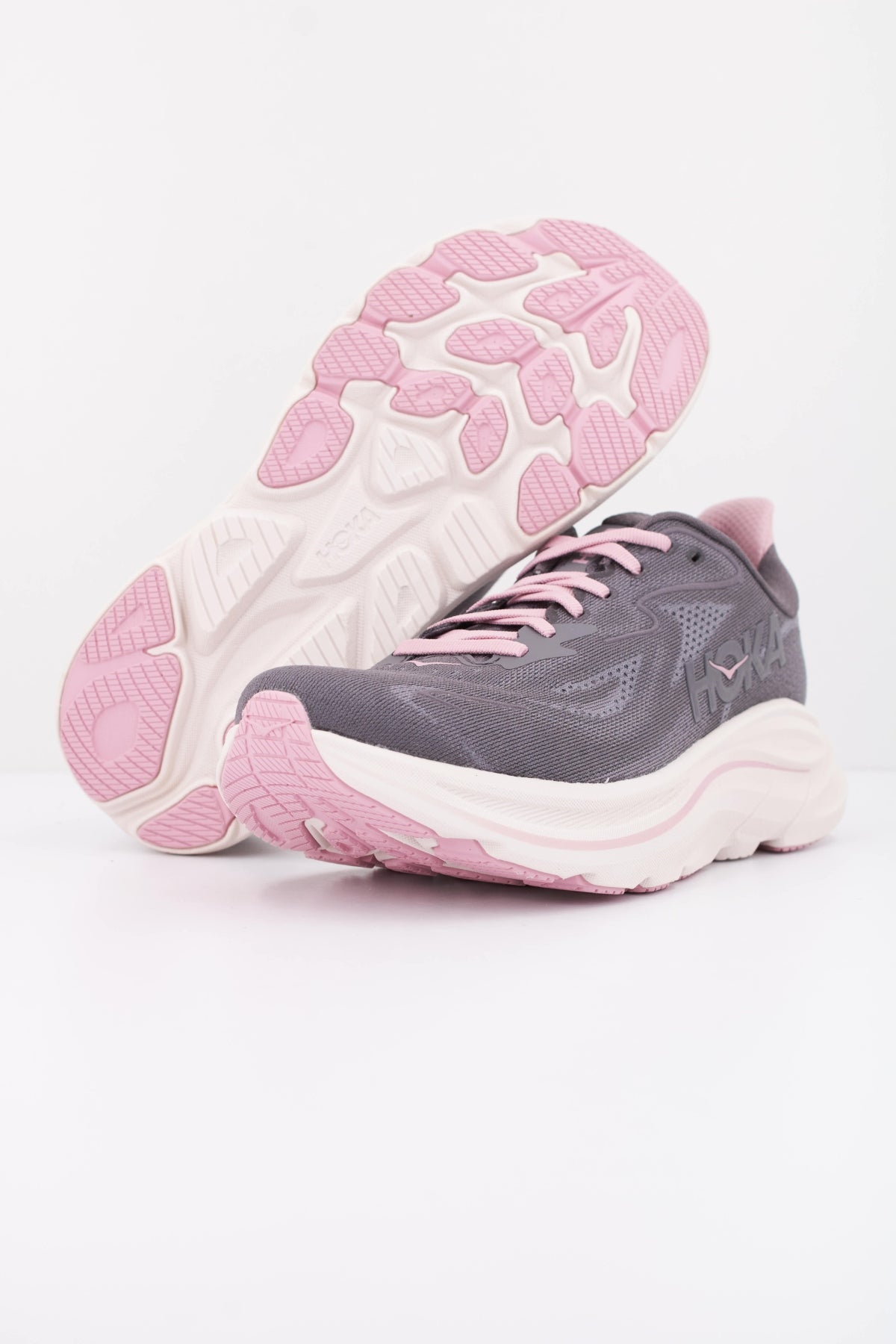 HOKA W CLIFTON  en color GRIS  (5)