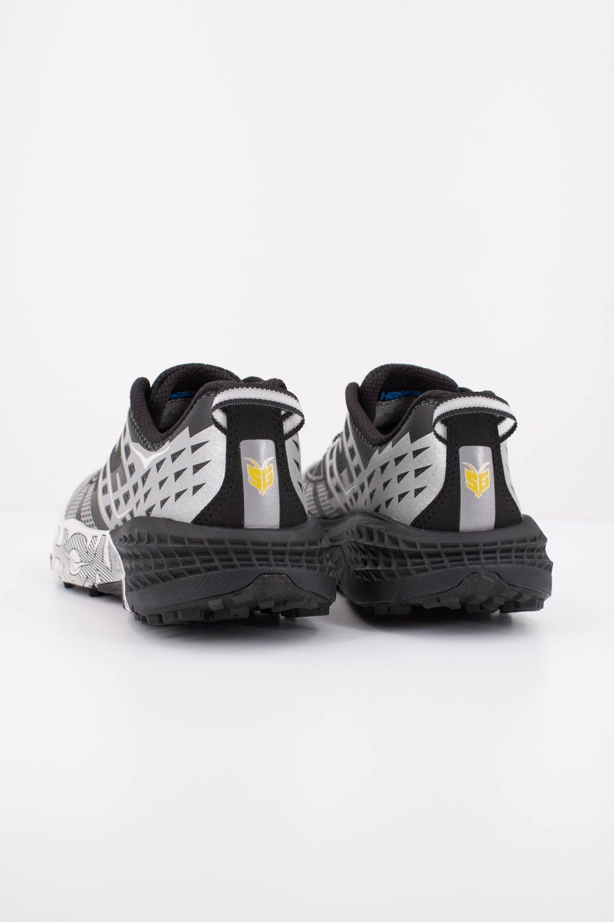 HOKA ZAPATILLA U SPEEDGOAT  T en color NEGRO  (4)