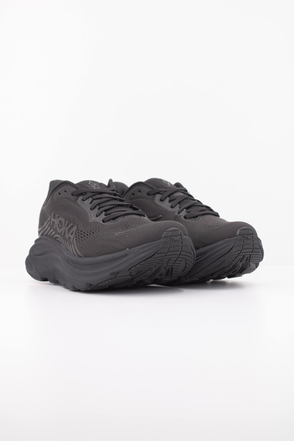 HOKA HO ZAPATILLA W CLIFTON  en color NEGRO  (2)