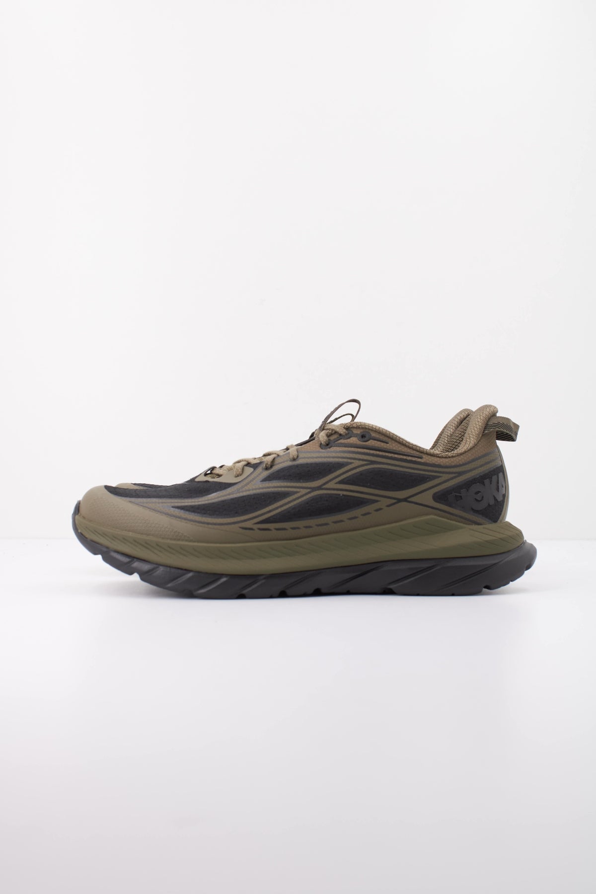 HOKA MHO ZAPATILLA MACH REMASTERE en color VERDE  (1)