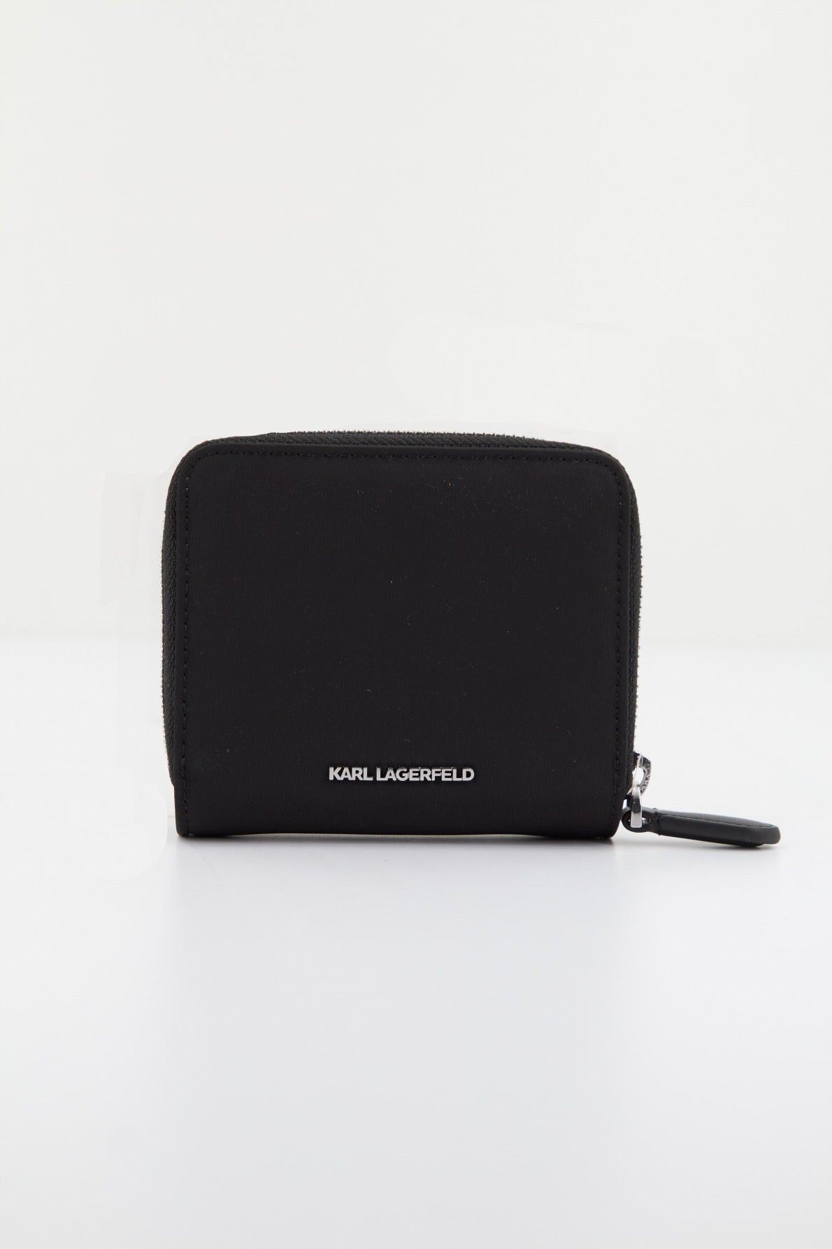 KARL LAGERFELD K/IKONIK . NYLON SM ZIP en color NEGRO  (2)