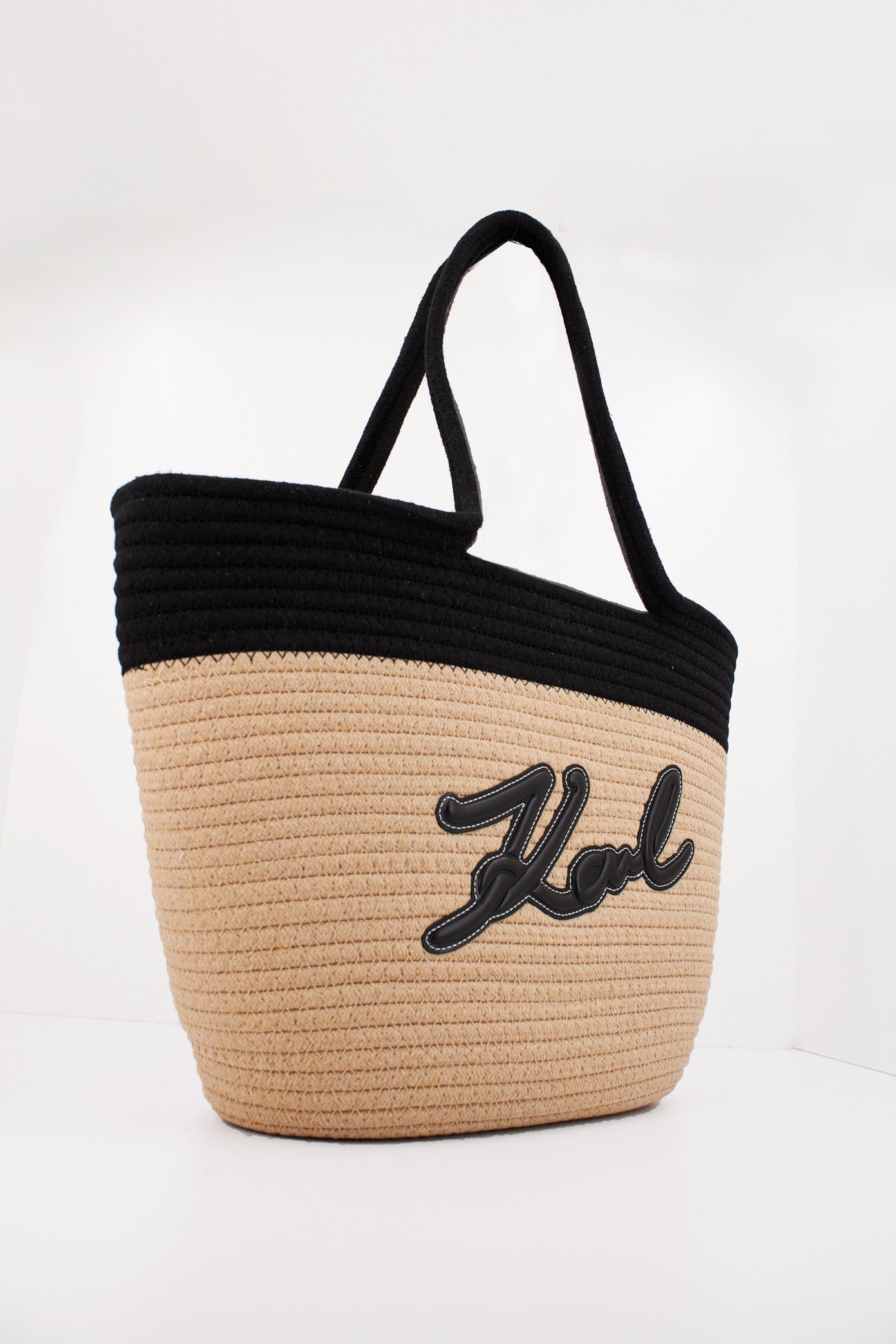 KARL LAGERFELD K/SIGNATURE BEACH BASKET en color NEGRO  (3)