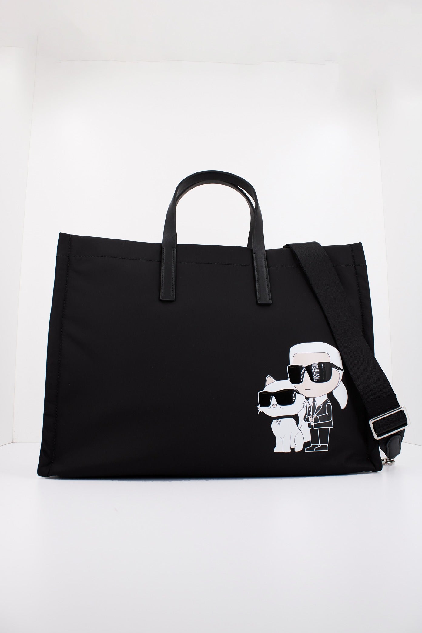 KARL LAGERFELD K/IKONIK . NYLON LG CB T en color NEGRO  (1)