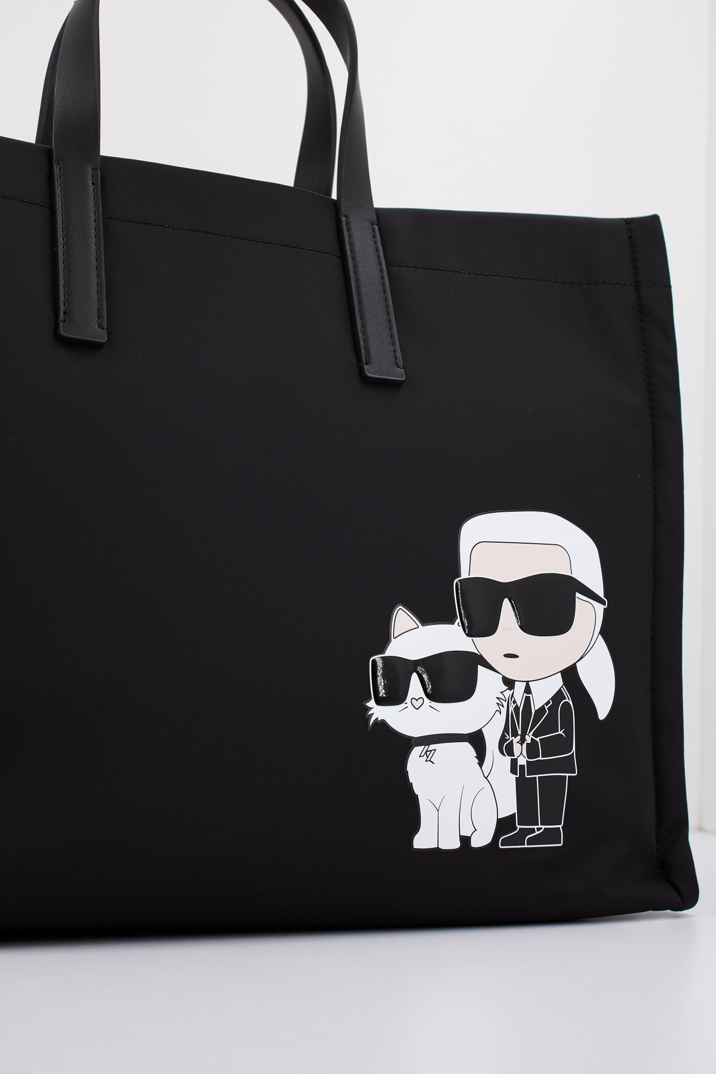 KARL LAGERFELD K/IKONIK . NYLON LG CB T en color NEGRO  (4)