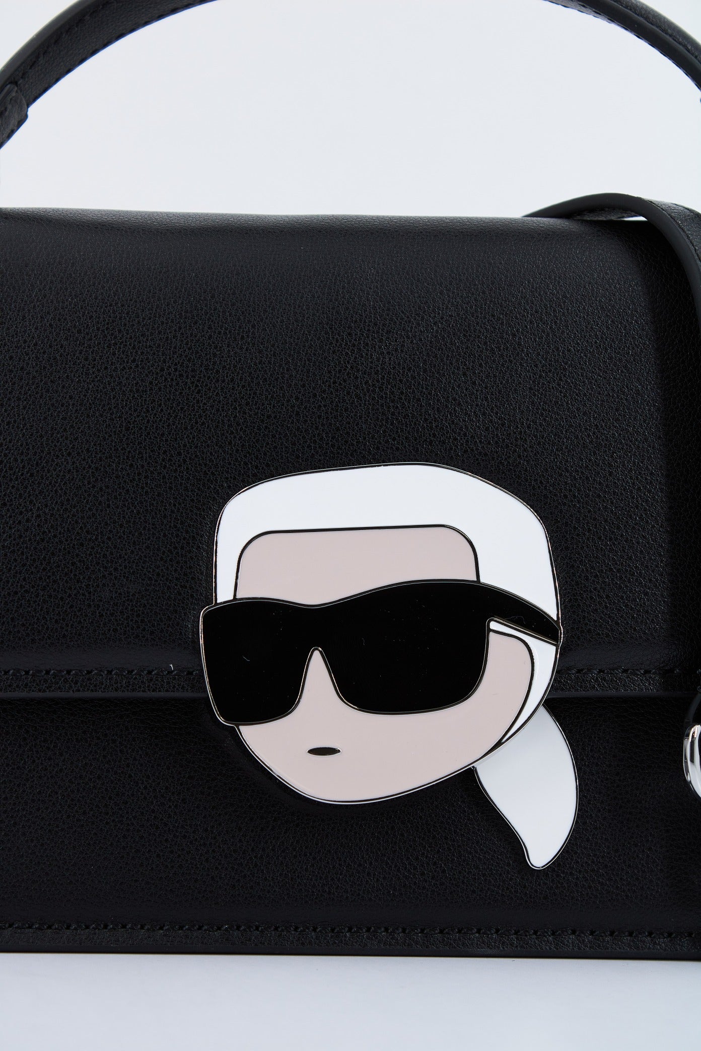 KARL LAGERFELD K/IKONIK . LEATHER CB LO en color NEGRO  (4)