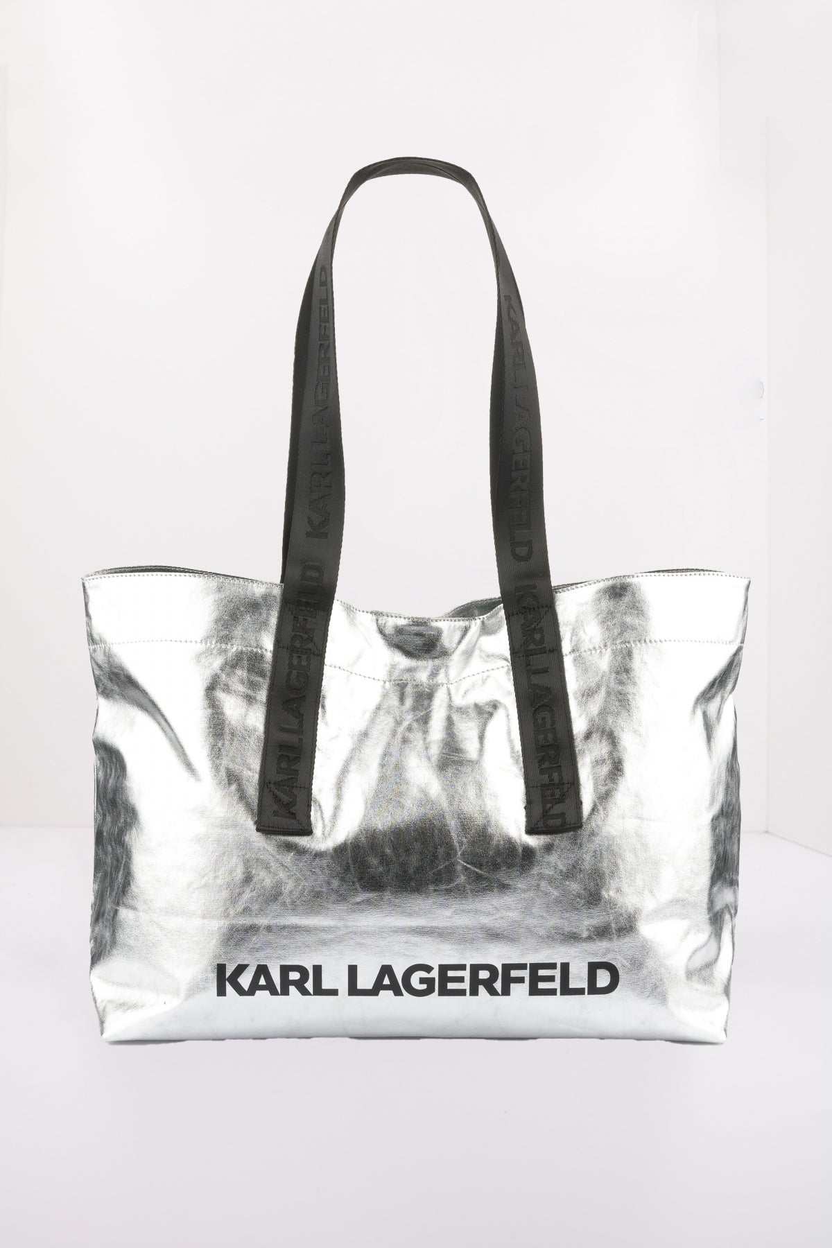 KARL LAGERFELD K/ESSENTIAL COATED SHOPPER en color PLATA  (1)