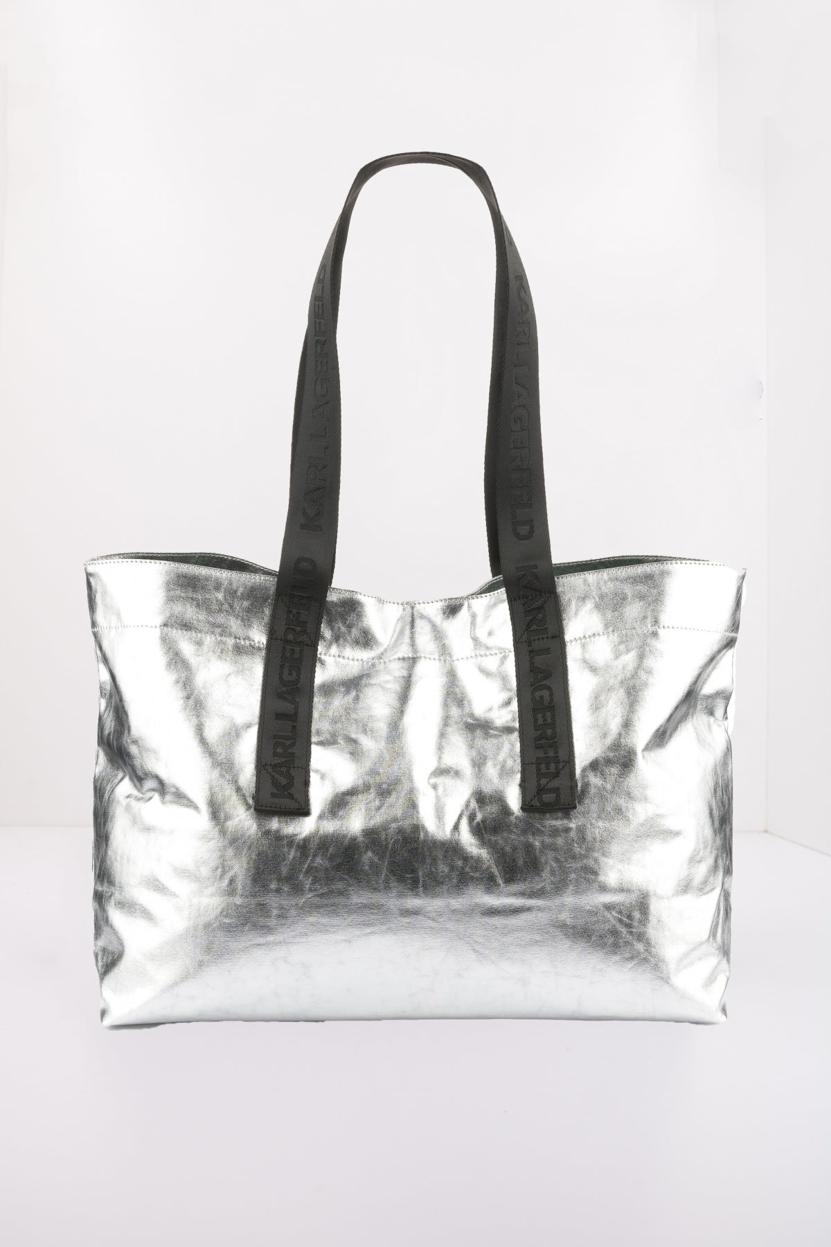 KARL LAGERFELD K/ESSENTIAL COATED SHOPPER en color PLATA  (3)