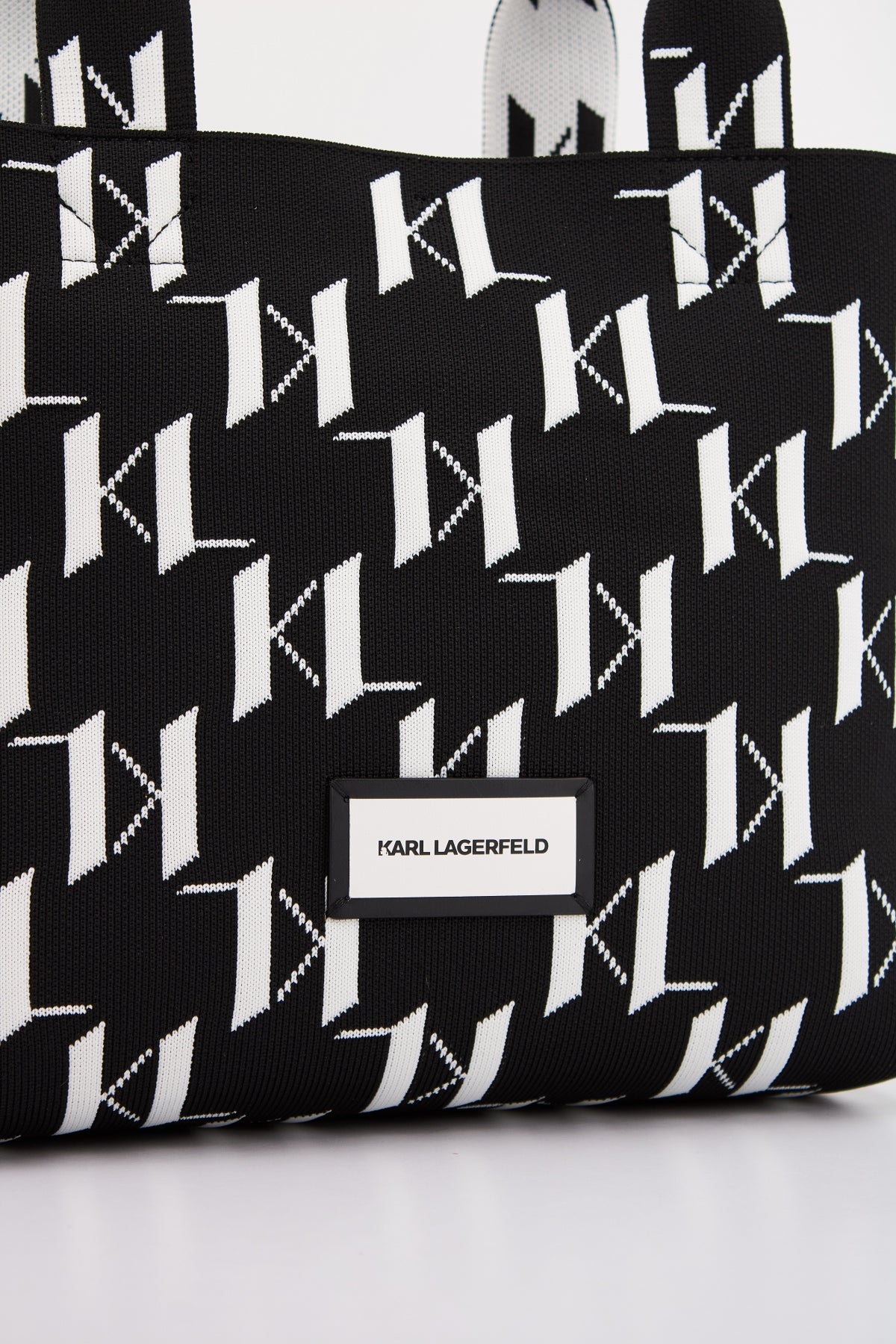 KARL LAGERFELD K/MONOGRAN KNIT MD TOTE en color NEGRO  (4)