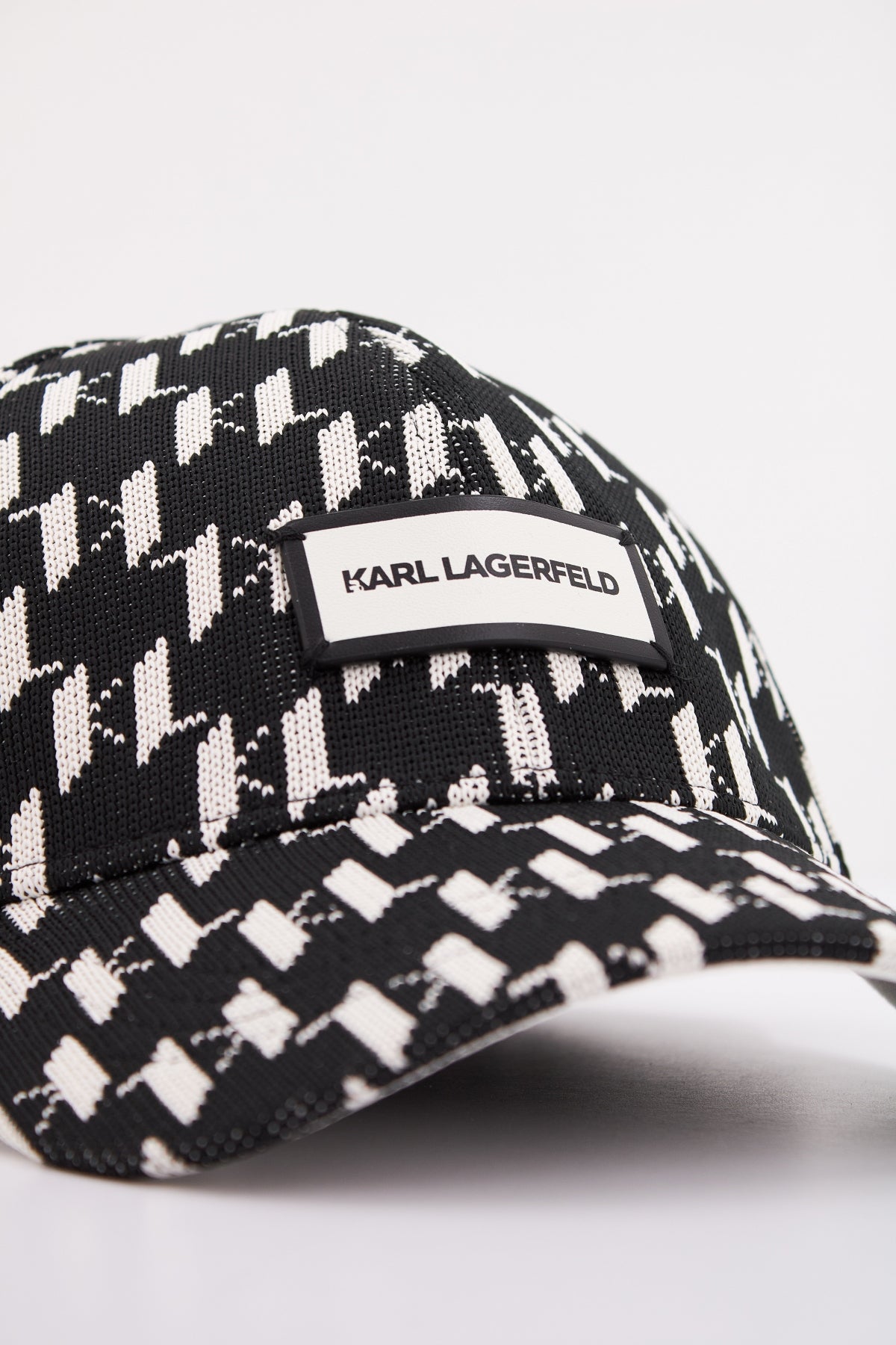 KARL LAGERFELD K/MONOGRAM CAP en color NEGRO  (4)