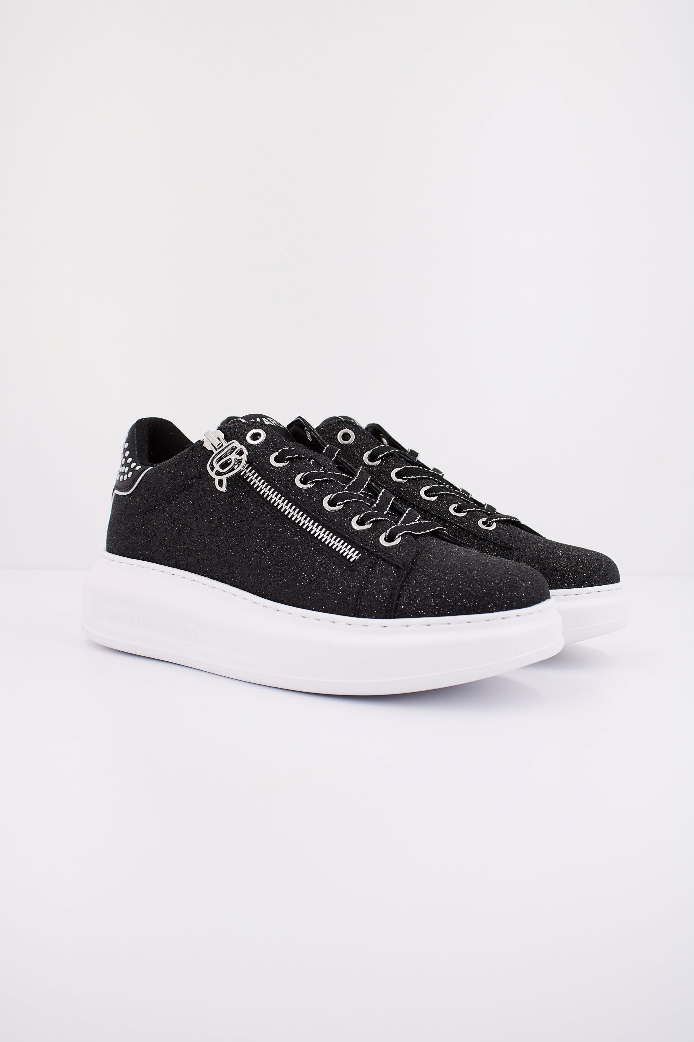 KARL LAGERFELD KAPRI STUD ZIP LO LACE en color NEGRO  (2)