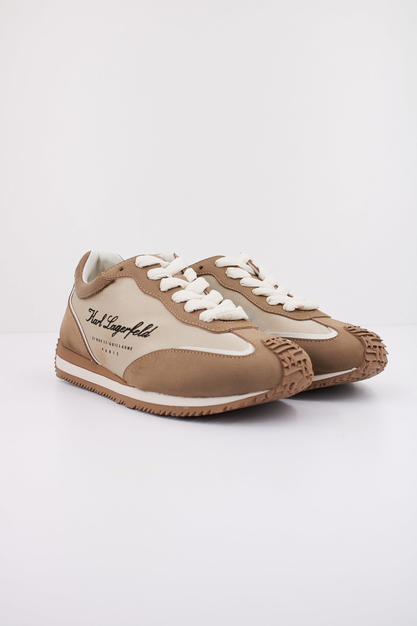 KARL LAGERFELD VELOCETTE HOTEL  en color MARRON CLARO  (2)