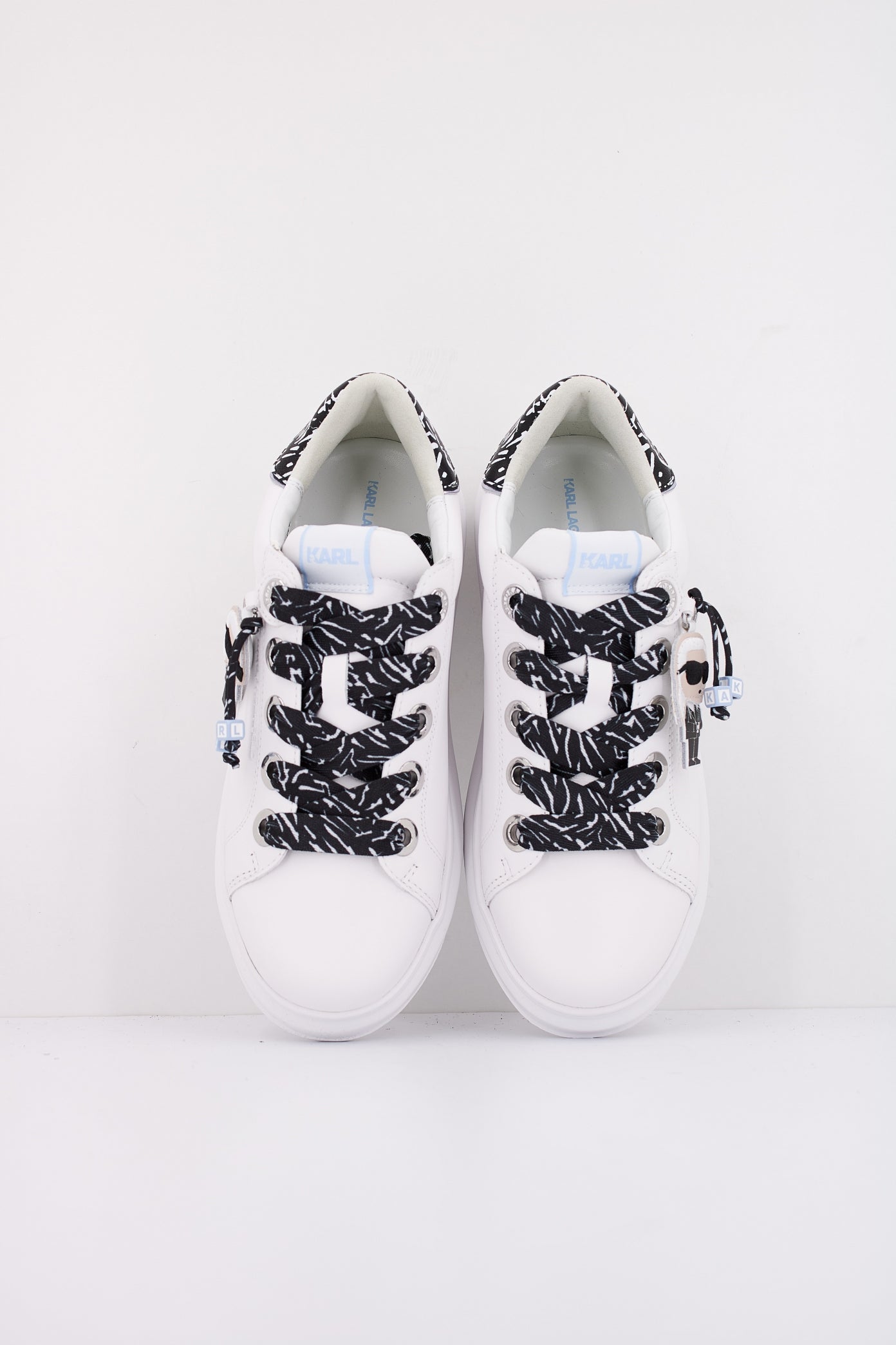 KARL LAGERFELD KAPRI KEYCHAIN en color BLANCO  (3)