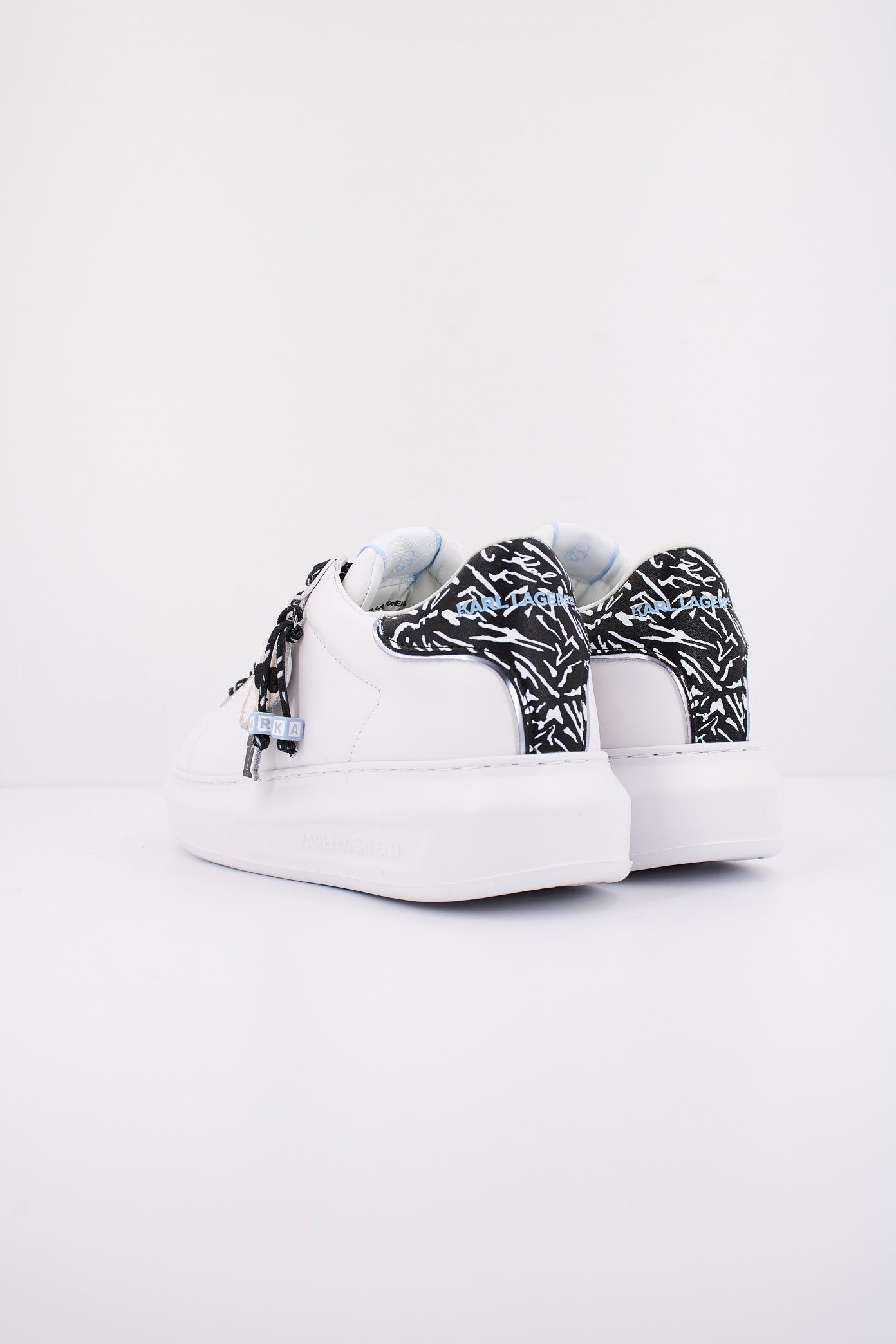 KARL LAGERFELD KAPRI KEYCHAIN en color BLANCO  (4)