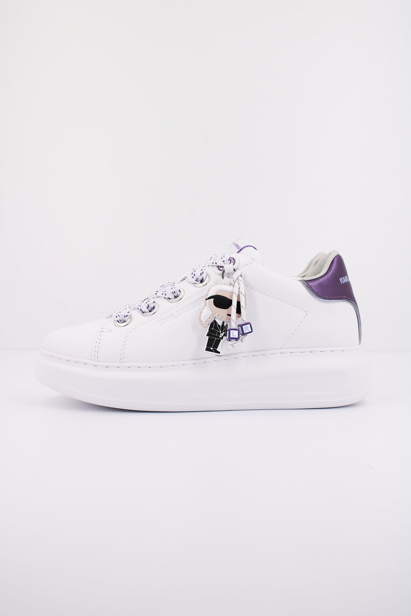 KARL LAGERFELD KAPRI KEYCHAIN en color BLANCO  (1)