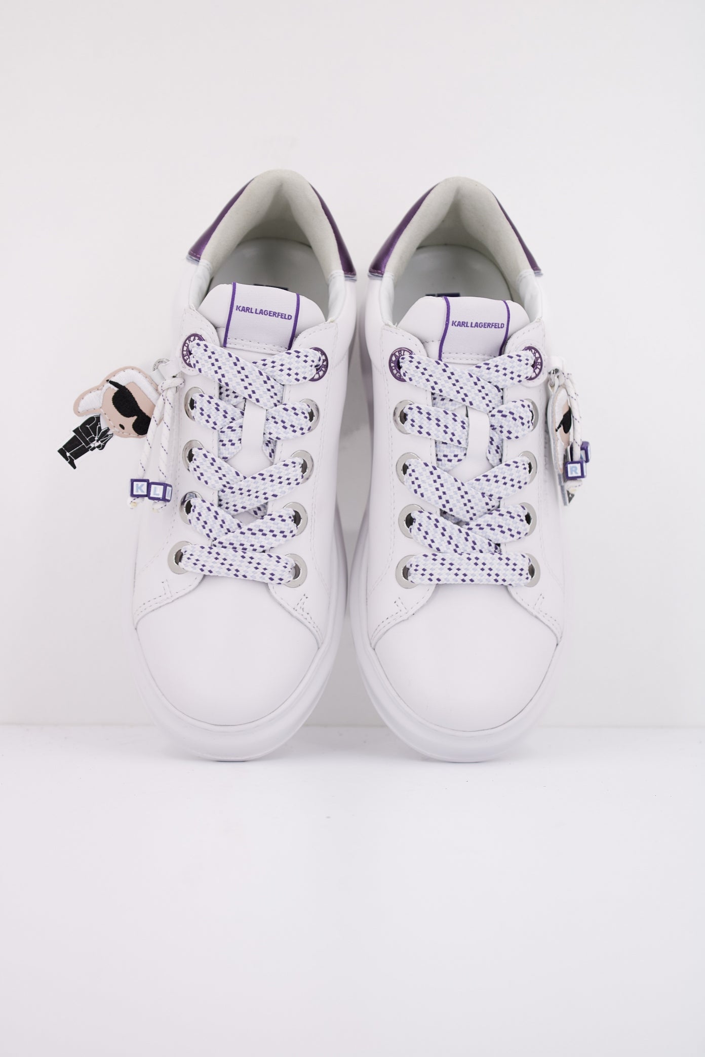 KARL LAGERFELD KAPRI KEYCHAIN en color BLANCO  (3)