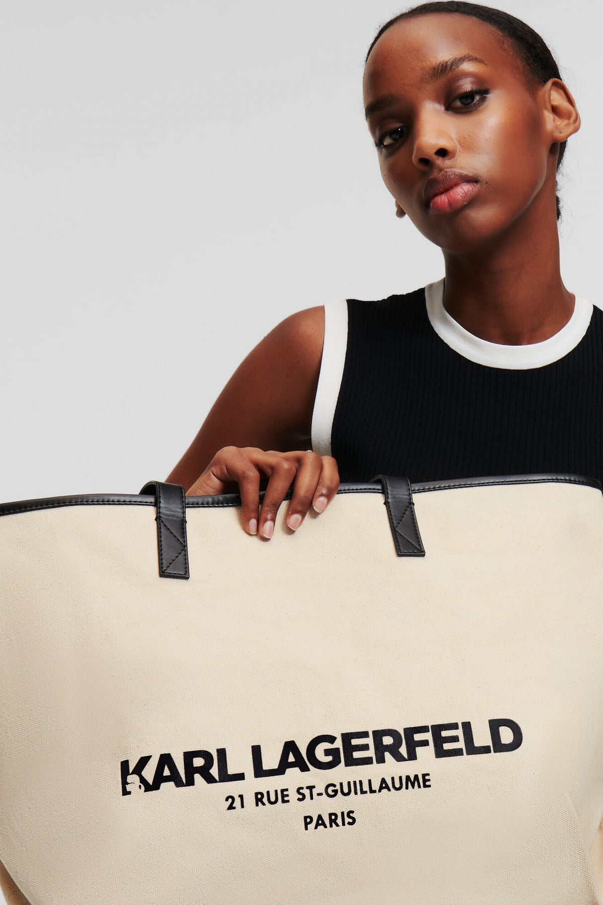KARL LAGERFELD RSG CANVAS SHOPPER en color MARRON CLARO  (4)