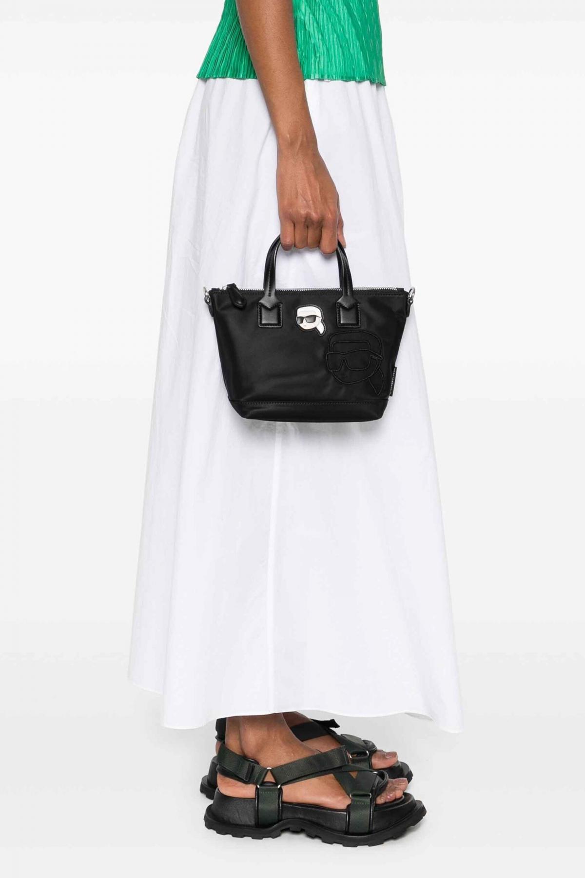 KARL LAGERFELD IKON NYLON NFT SM TOTE en color NEGRO  (4)
