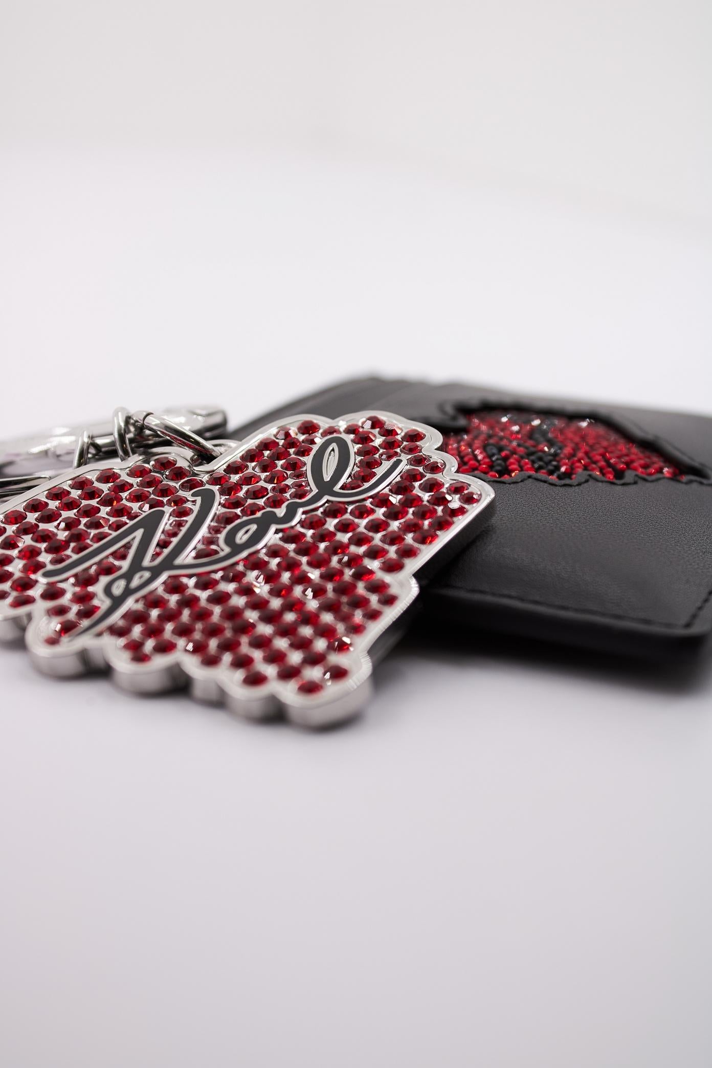 KARL LAGERFELD HEARTS CH+KEYCHAIN GP en color NEGRO  (4)