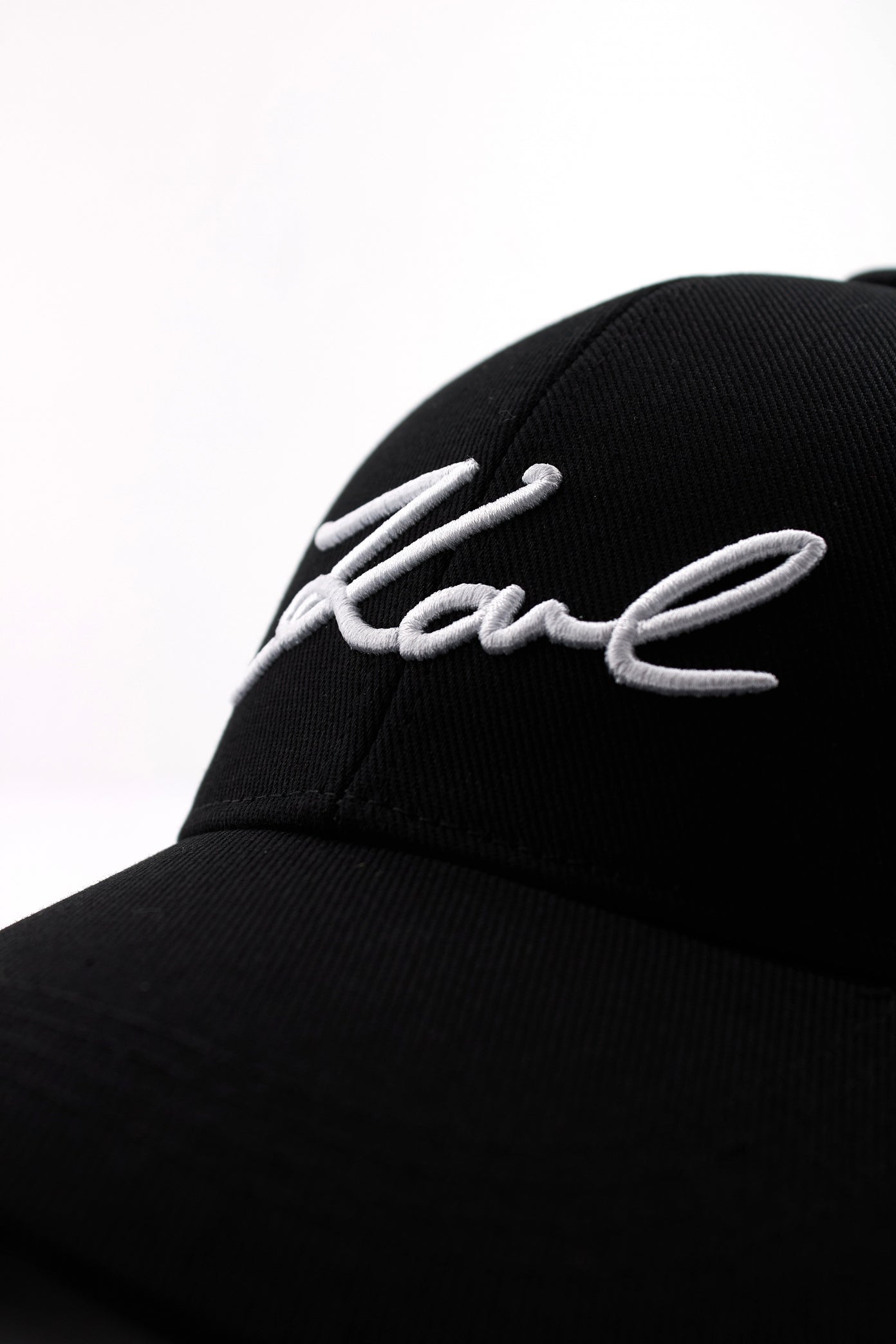 KARL LAGERFELD SIGNATURE CAP en color NEGRO  (4)