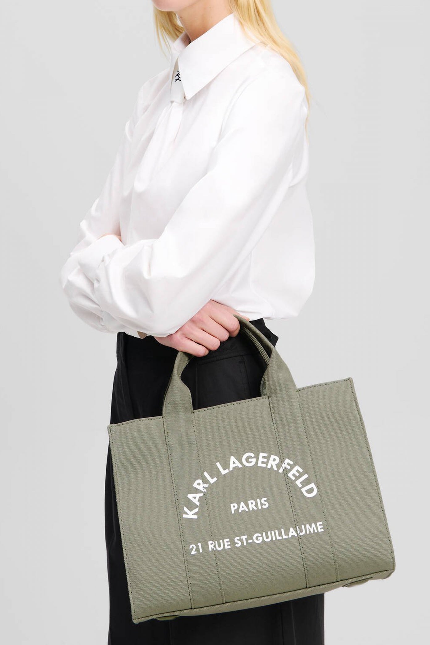 KARL LAGERFELD RSG SQUARE MEDIUM TOTE en color VERDE  (5)