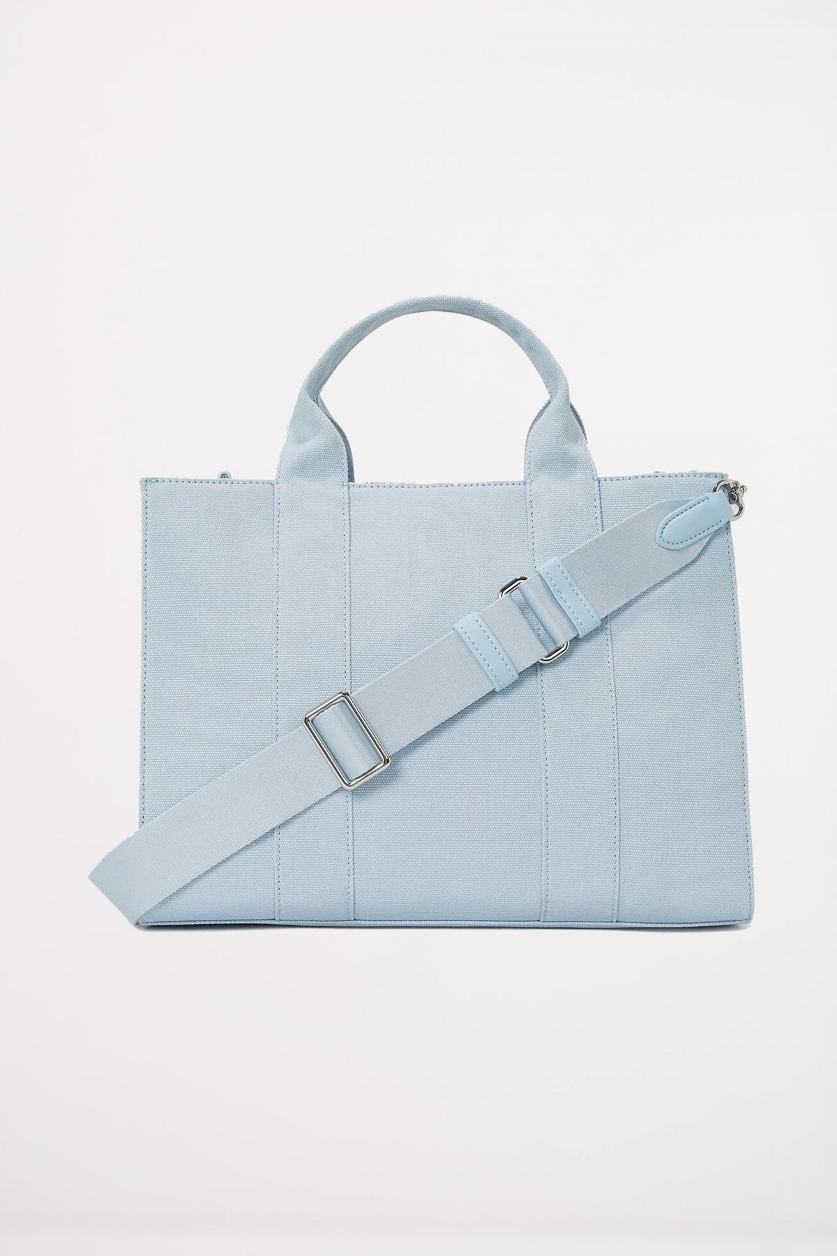 KARL LAGERFELD RSG SQUARE MEDIUM TOTE en color AZUL  (2)