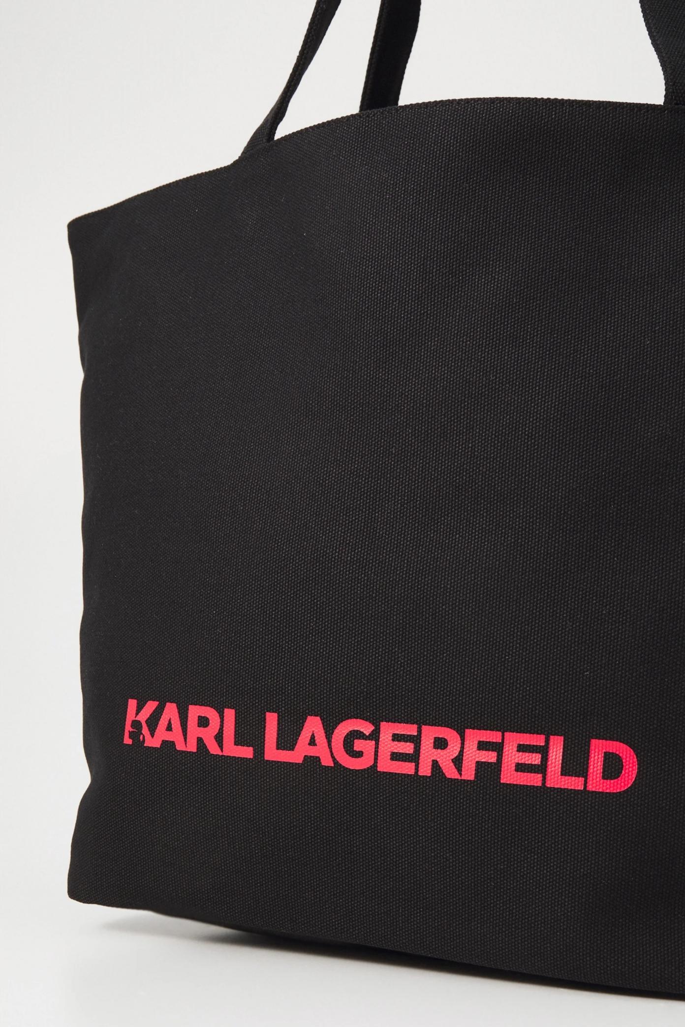 KARL LAGERFELD HEARTS REVERSIBLE SHOPPER en color NEGRO  (4)