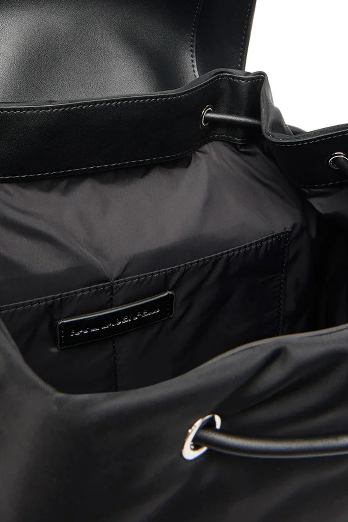 KARL LAGERFELD SIGNATURE NYLON MD BACKP en color NEGRO  (3)