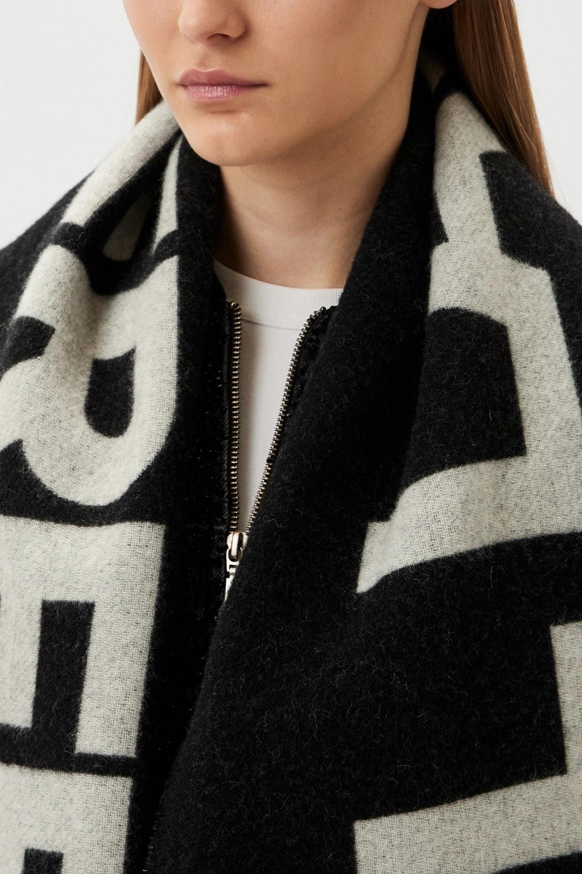 KARL LAGERFELD K ESEENTIAL WOVE SCARF en color NEGRO  (3)