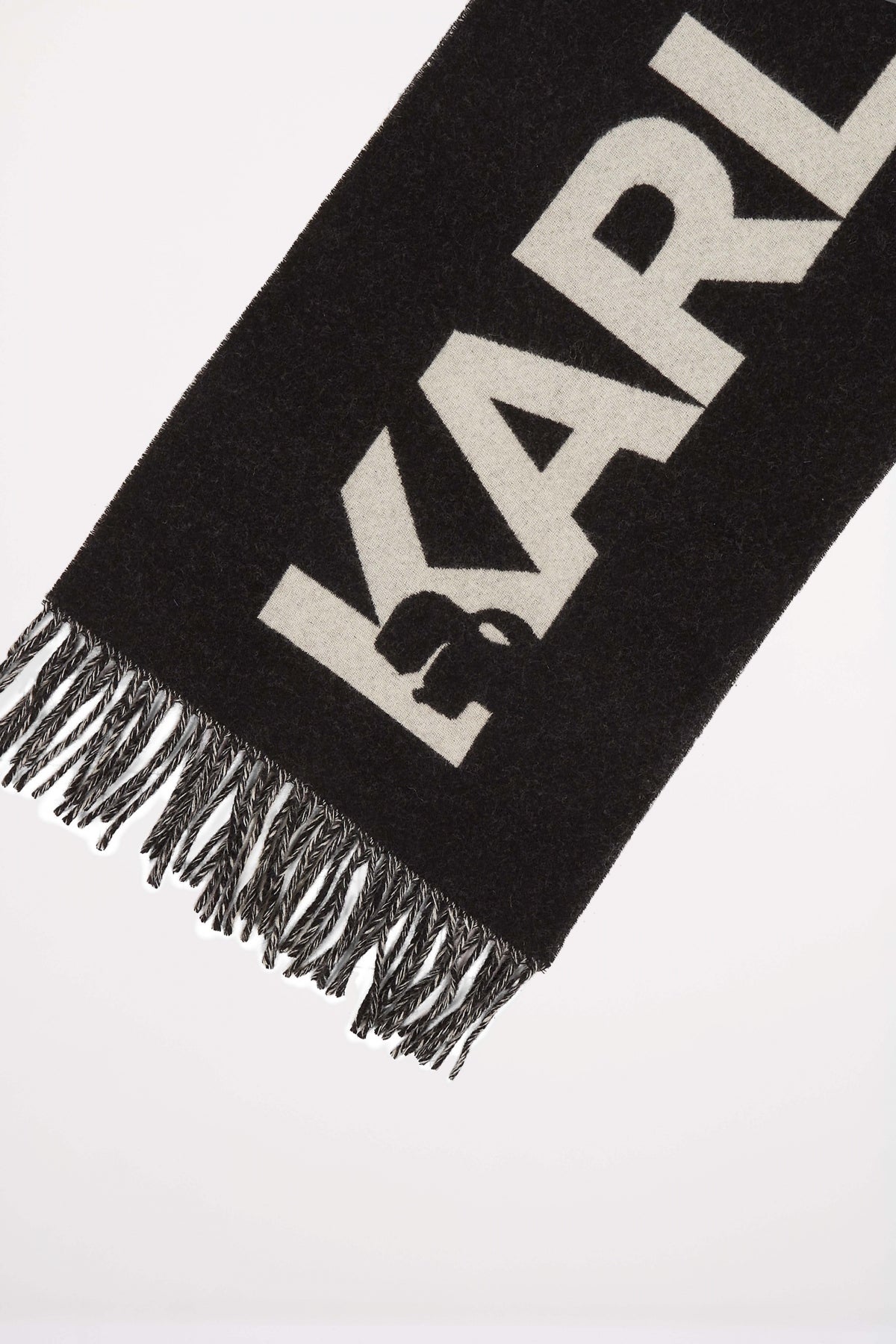 KARL LAGERFELD K ESSENTIAL JKRD WOVEN SCARF en color NEGRO  (4)