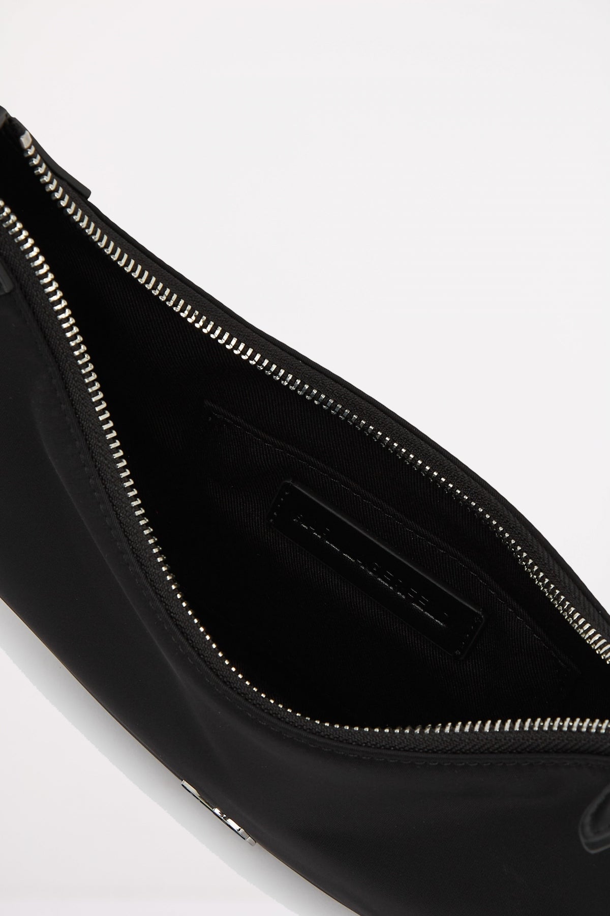 KARL LAGERFELD IKON NYLON HALFMOON SHB en color NEGRO  (3)