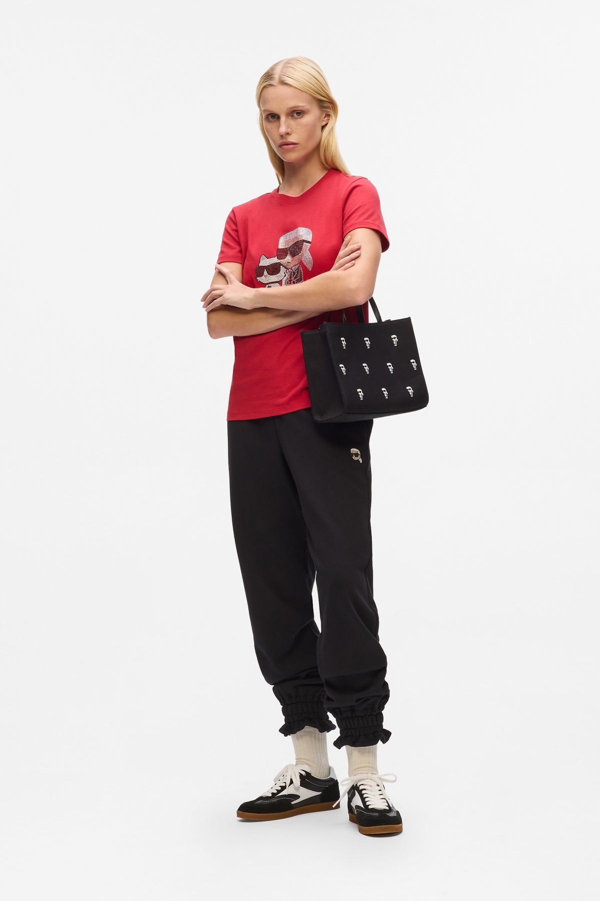 KARL LAGERFELD IKON AOP SM SQUARE TOTE en color NEGRO  (4)
