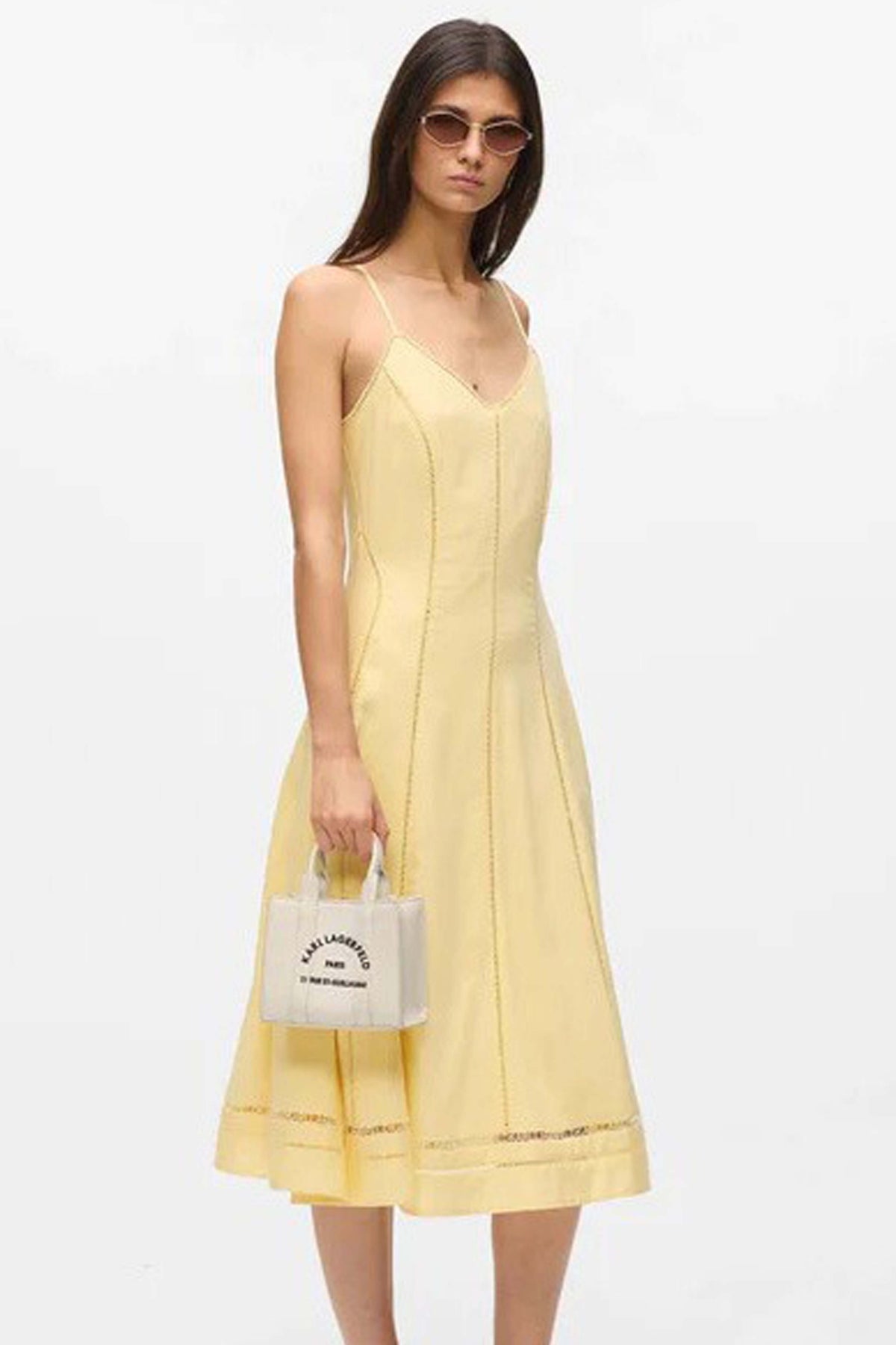 KARL LAGERFELD  MN SQUARE TOTE PEB E  en color BLANCO  (1)