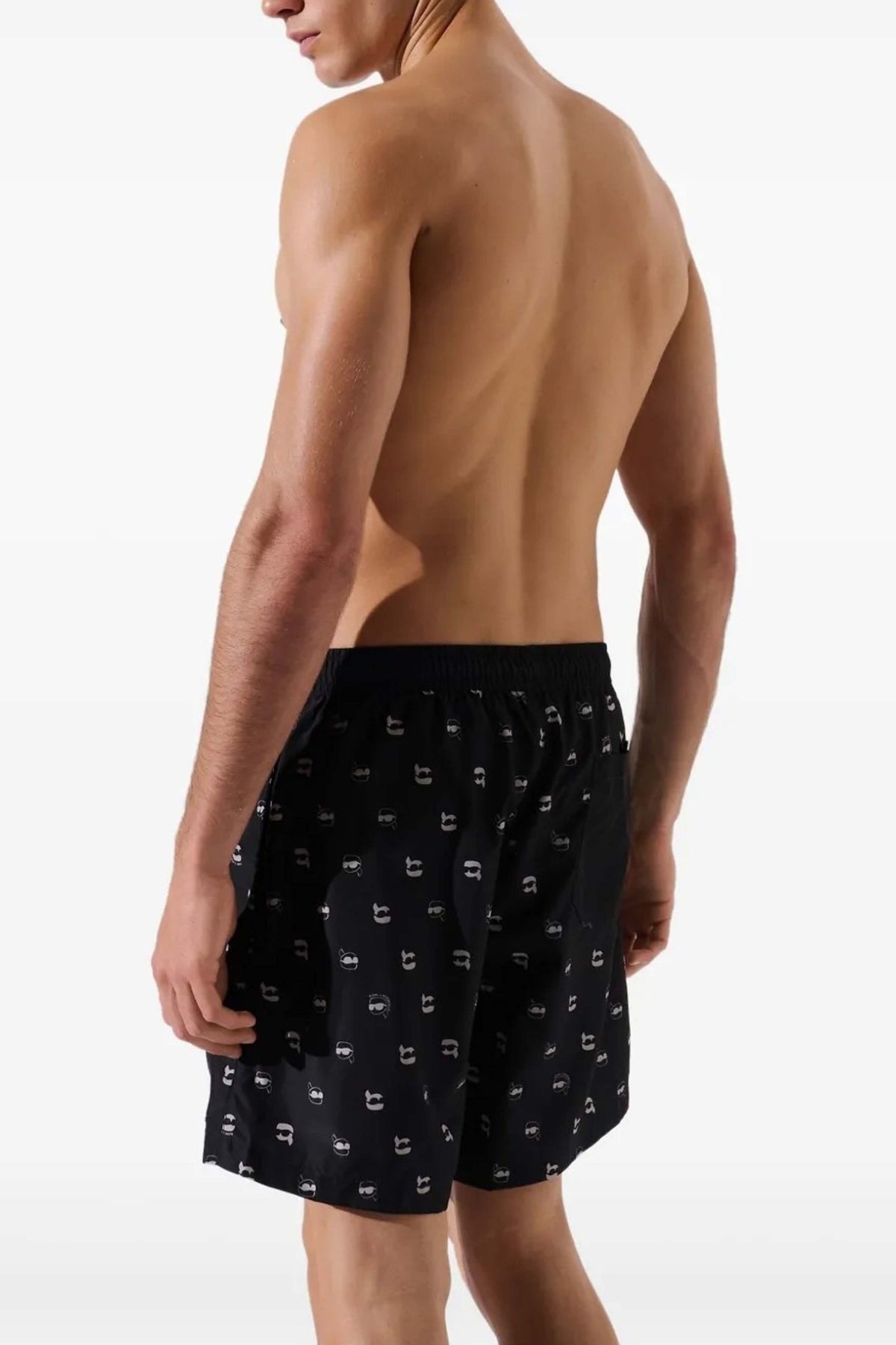 KARL LAGERFELD  IKON DOT AOP MED BOARDSHOR  en color NEGRO  (2)