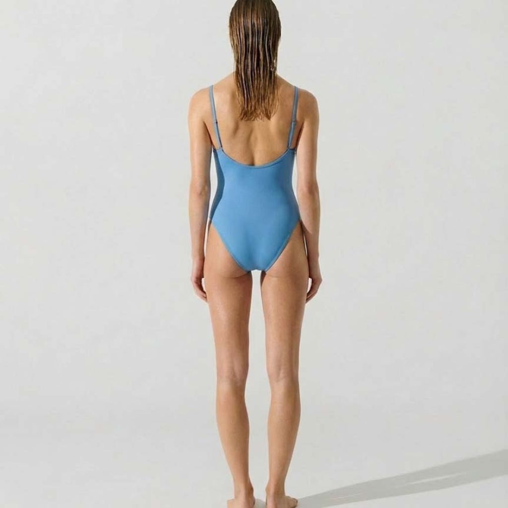 KARL LAGERFELD  CHEEKY SWIMSUIT  en color AZUL  (5)