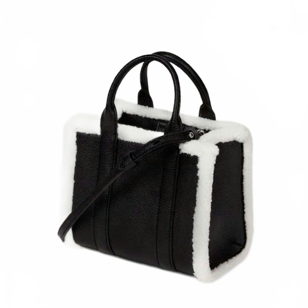 KARL LAGERFELD BW APRES SKI CLUB en color NEGRO  (5)