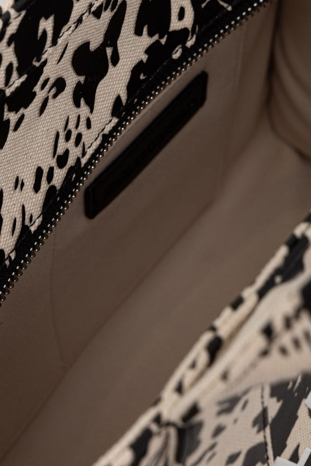 KARL LAGERFELD BW APRES SKI CLUB en color ANIMAL PRINT  (3)