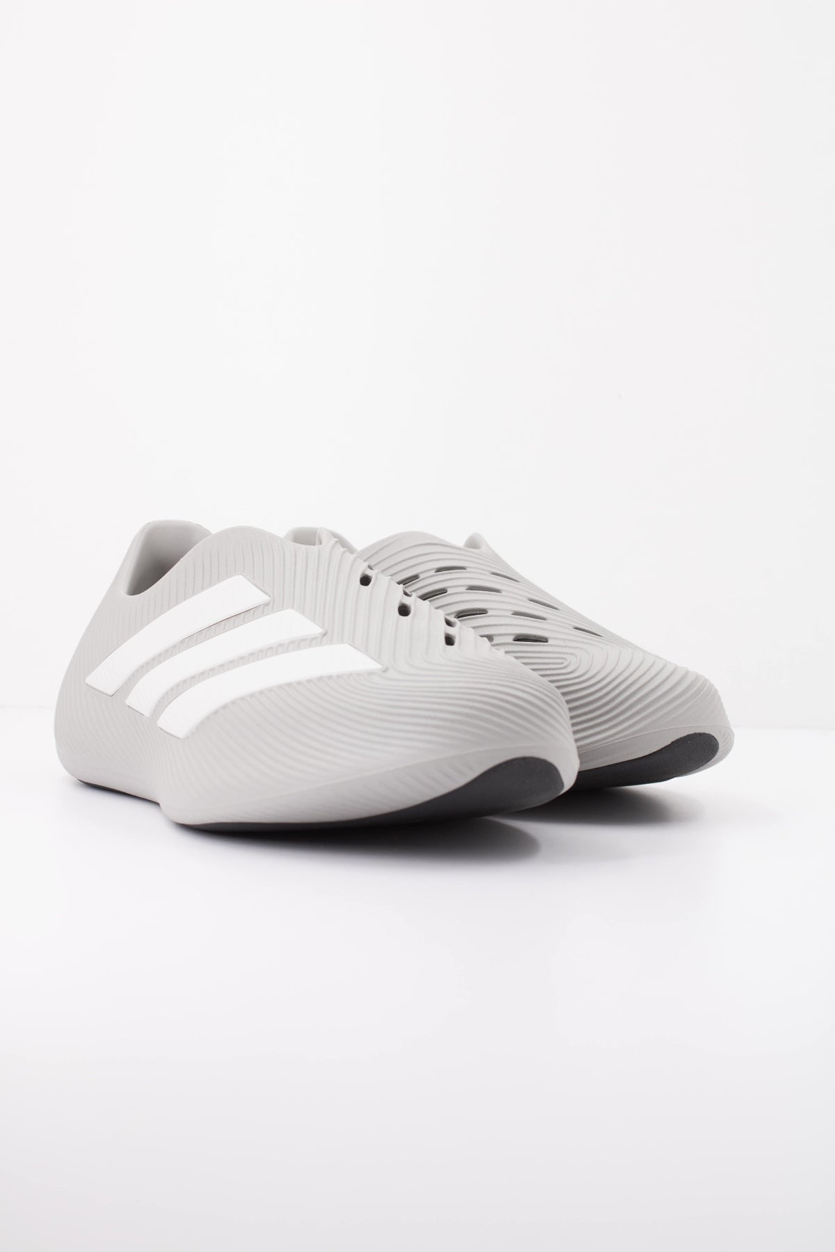 ADIDAS KI en color GRIS  (2)