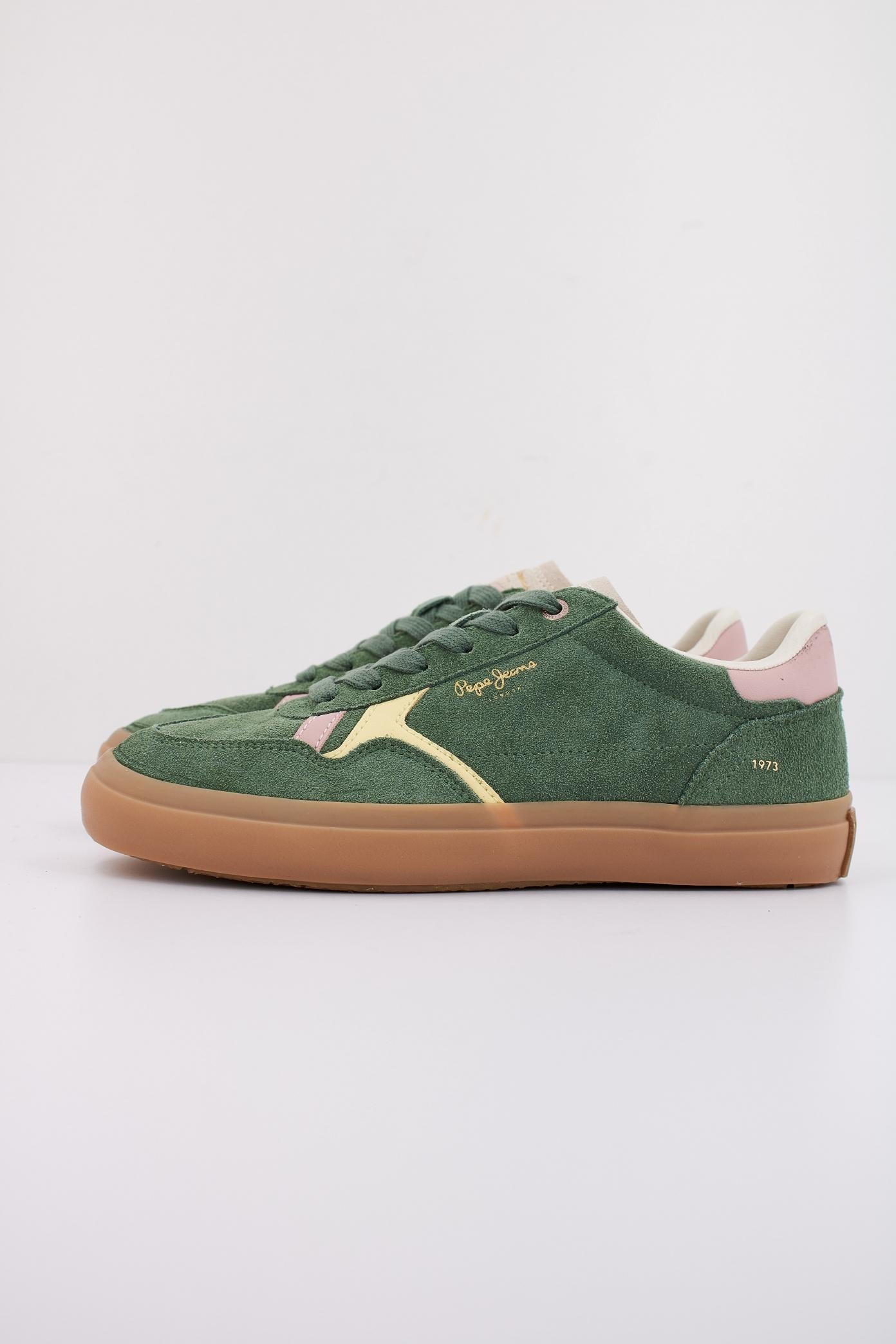 PEPE JEANS TRAVIS RETRO W en color VERDE  (1)