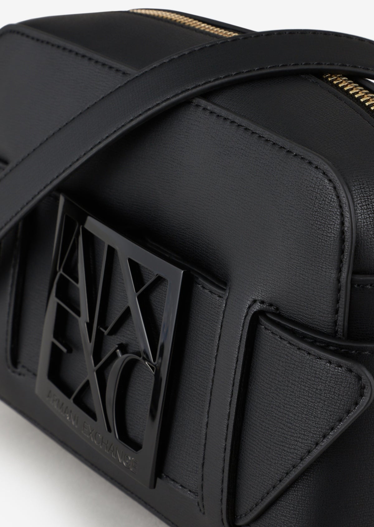 ARMANI EXCHANGE  A MESSENGER BAG en color NEGRO  (3)