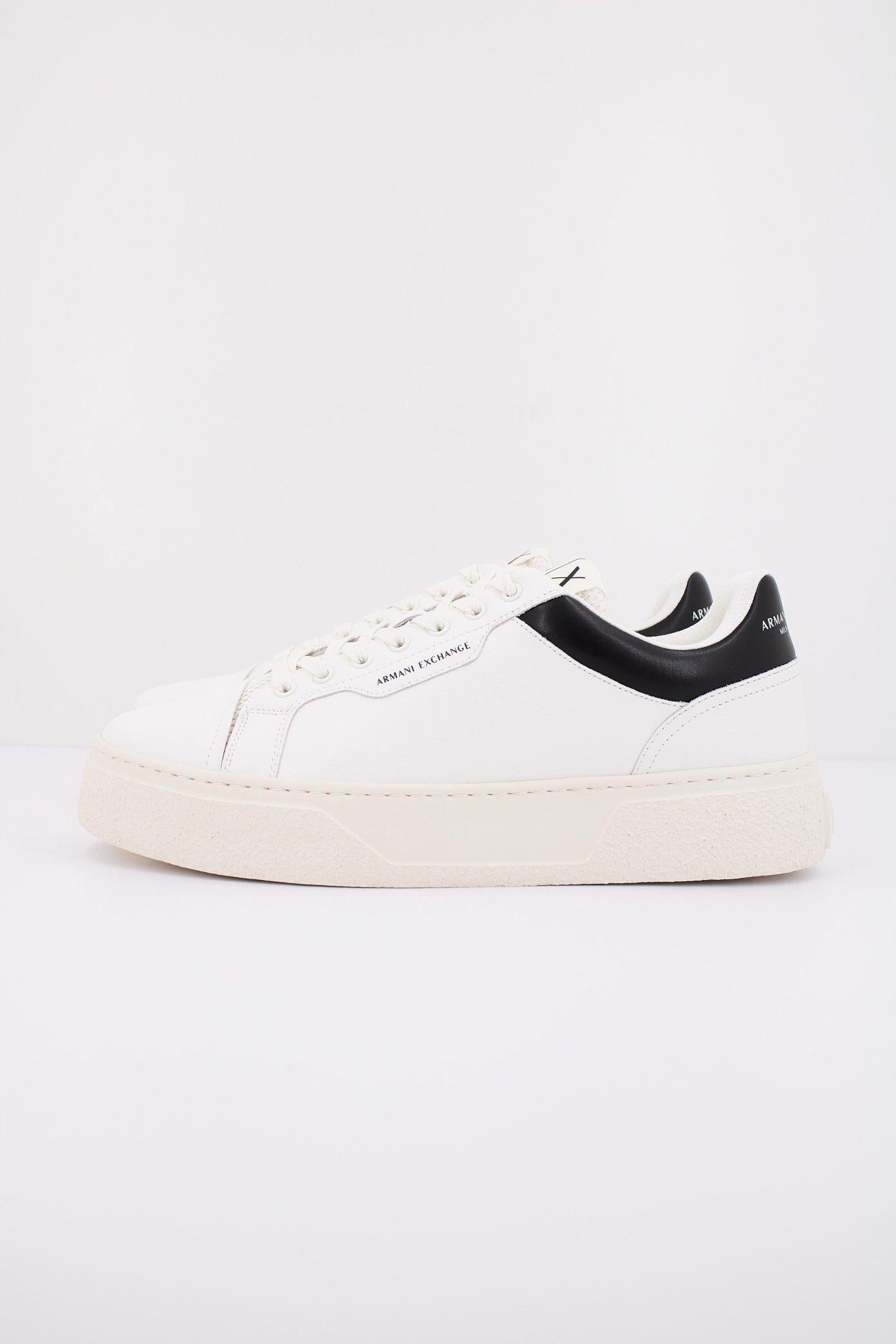 ARMANI EXCHANGE XUX XV en color BLANCO  (1)