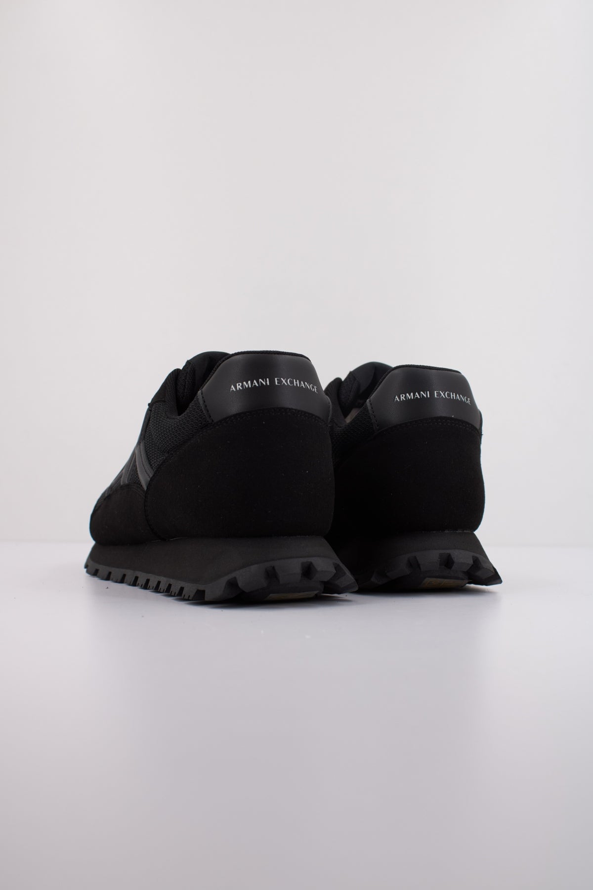 ARMANI EXCHANGE XM AF en color NEGRO  (4)