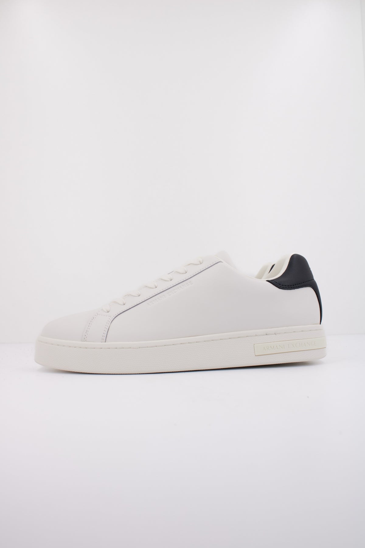 ARMANI EXCHANGE XM AF en color BLANCO  (1)