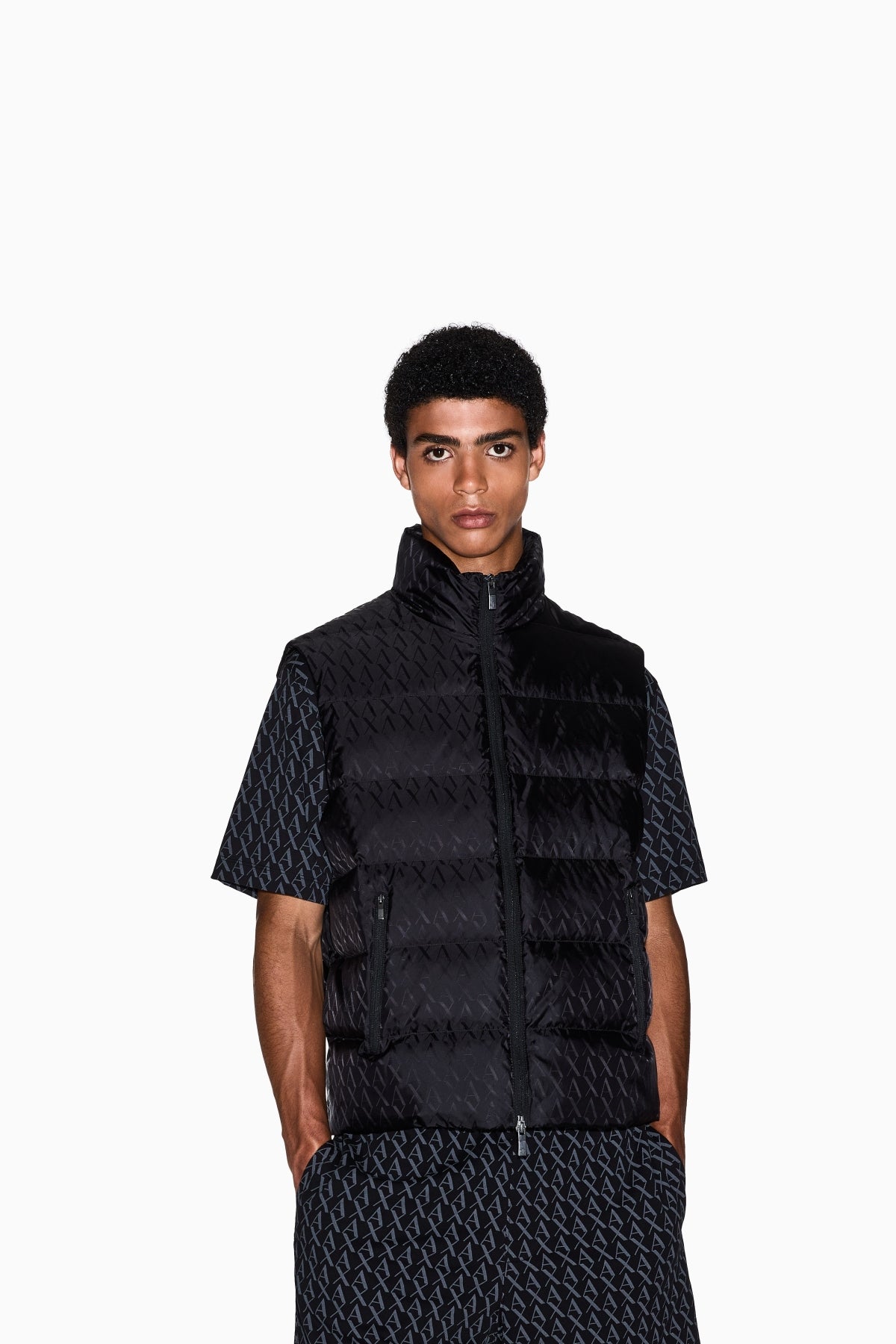 ARMANI EXCHANGE XM AF DOWN WAISTCOAT en color NEGRO  (1)