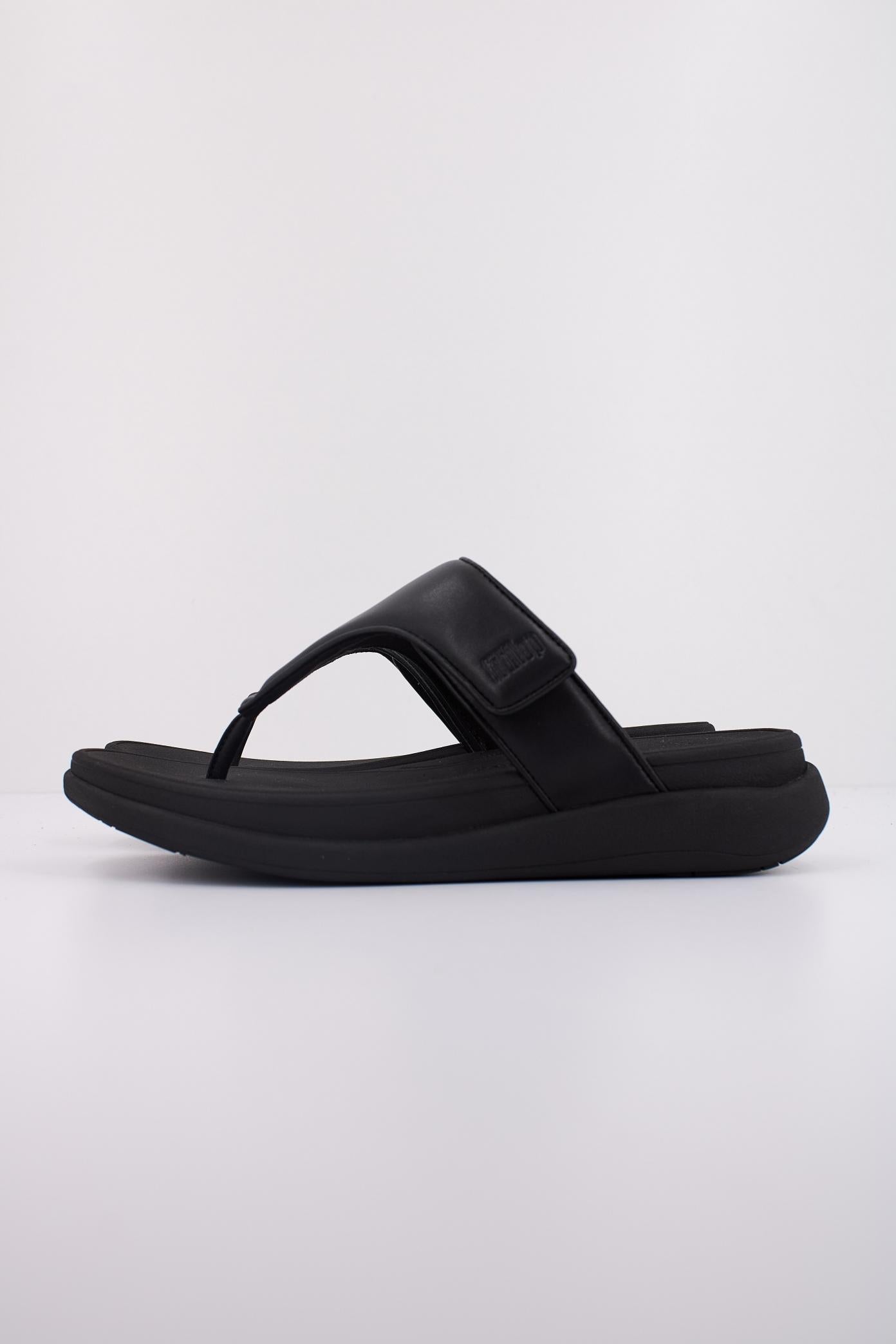 FITFLOP MODE GO ADJUSTABLE FLATFORM en color NEGRO  (1)