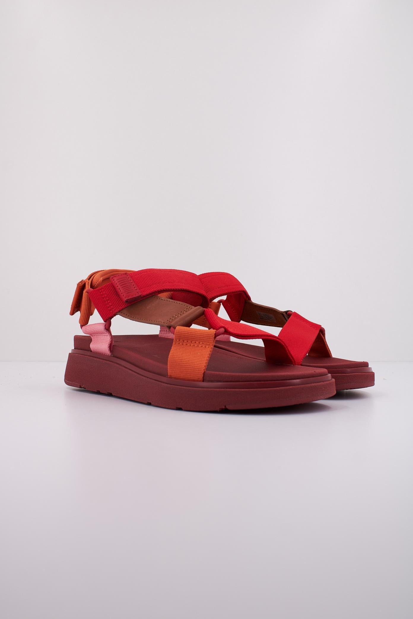 FITFLOP GEN FF ADJ WEBBING LEATHER en color ROJO  (2)